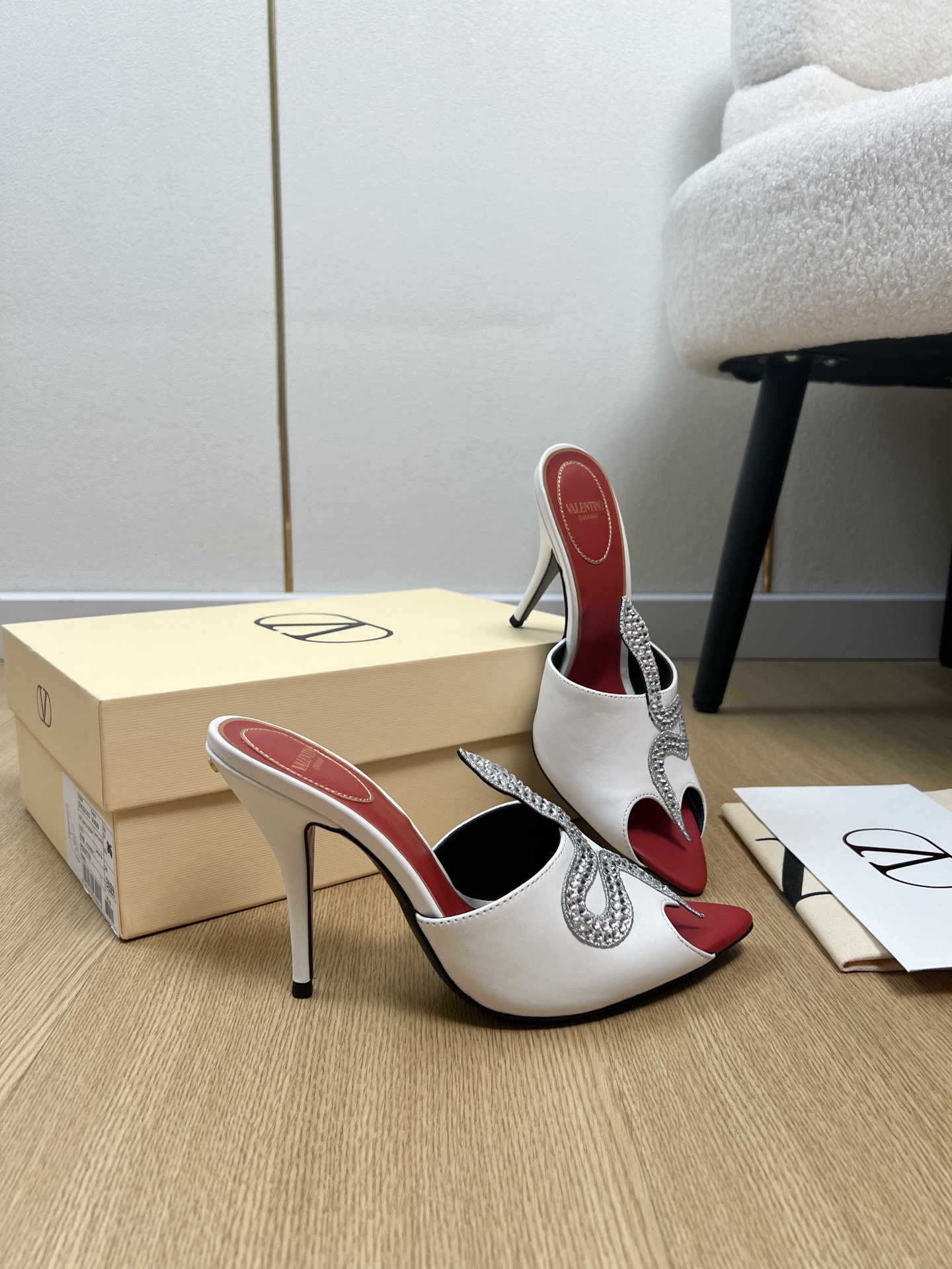 Valentino Slides