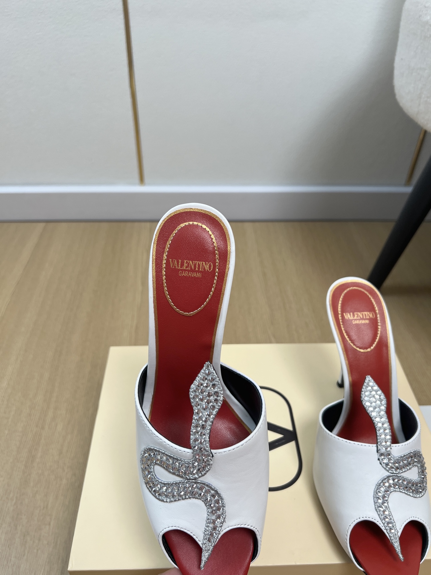 Valentino Slides