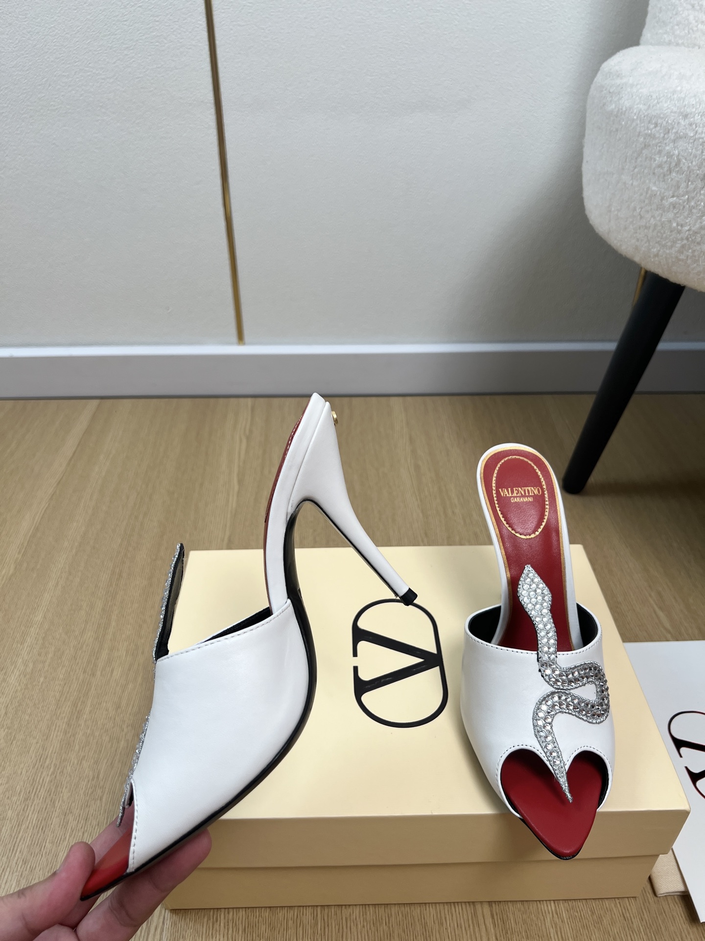 Valentino Slides