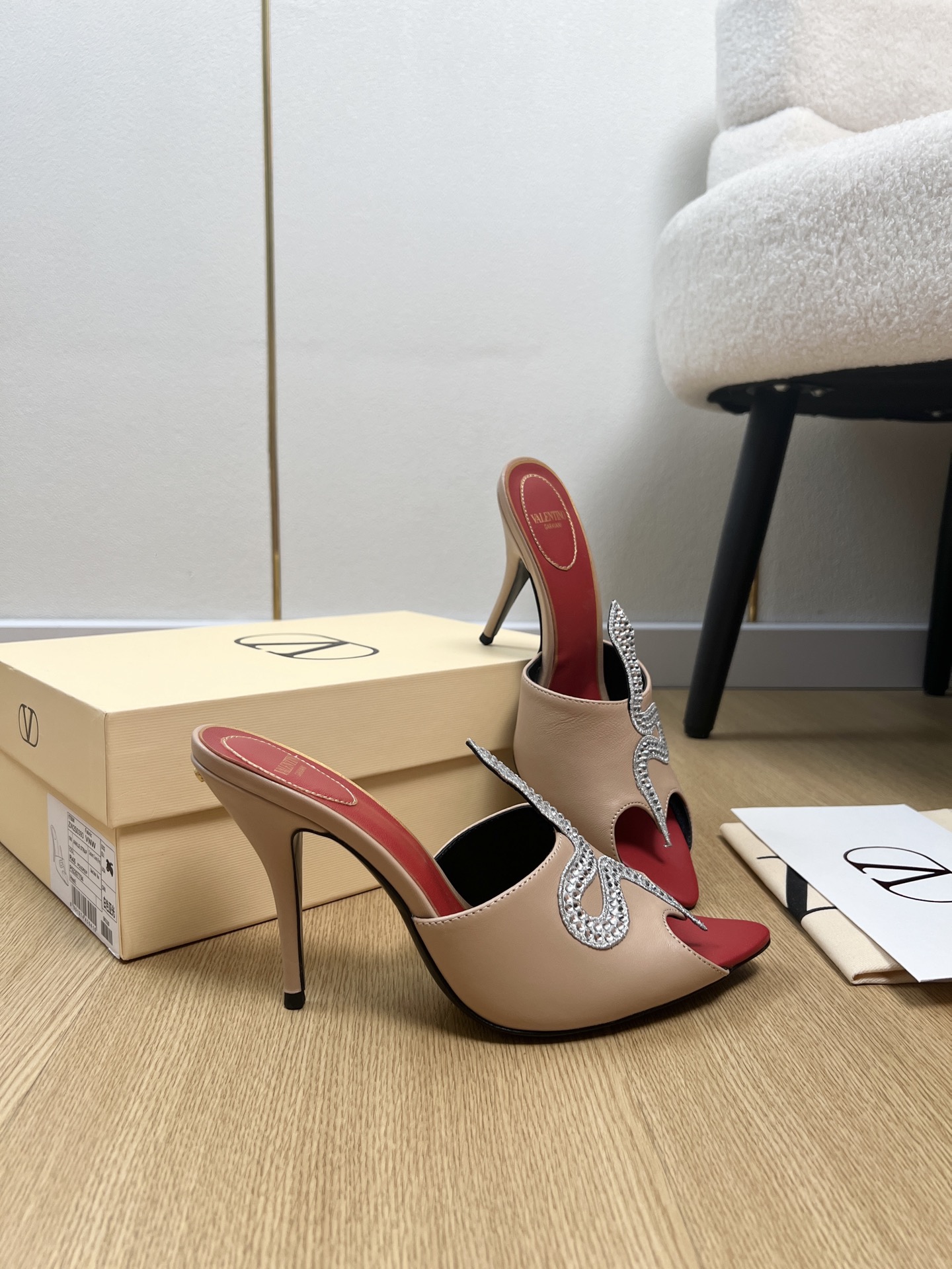 Valentino Slides