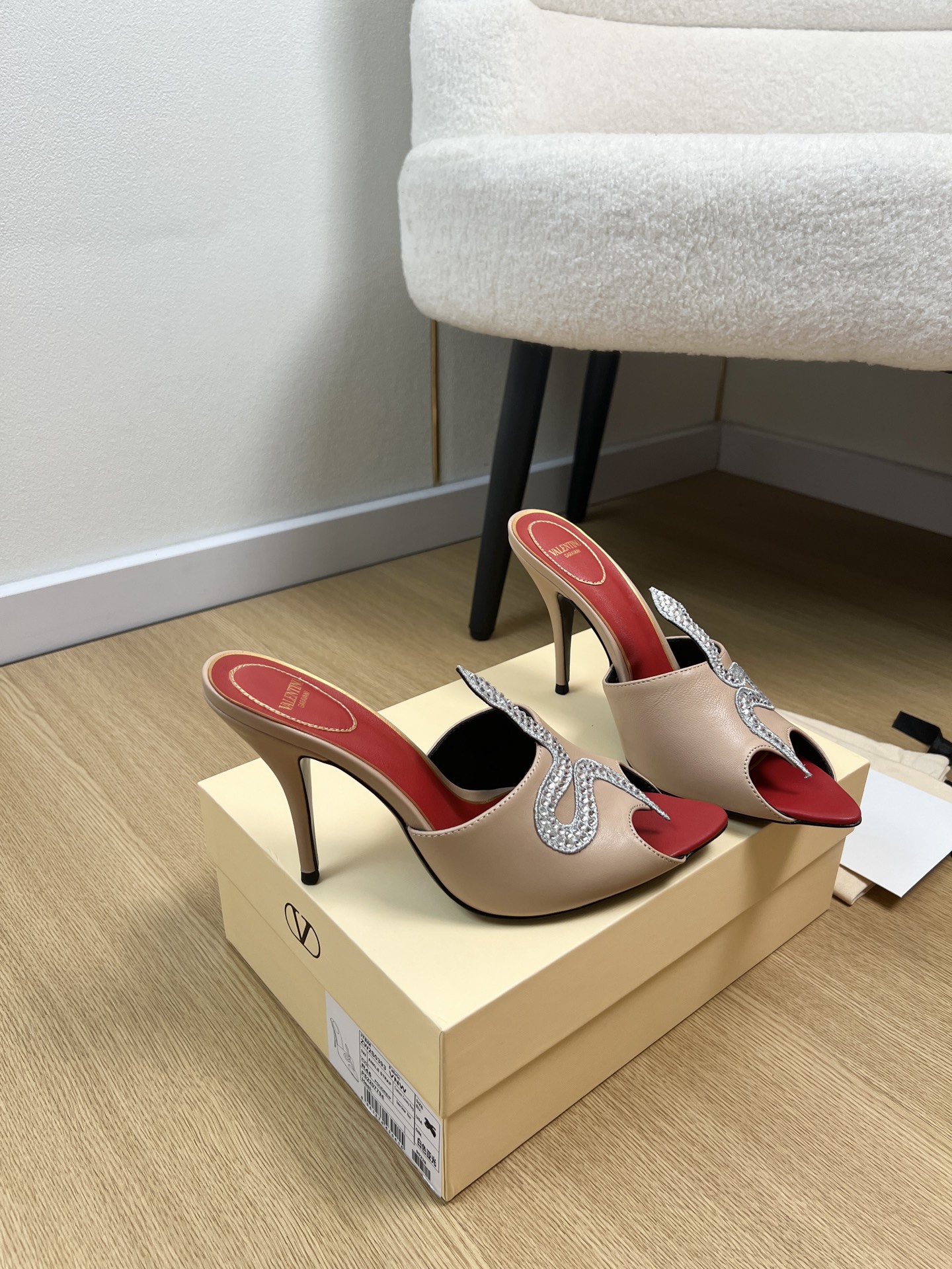 Valentino Slides