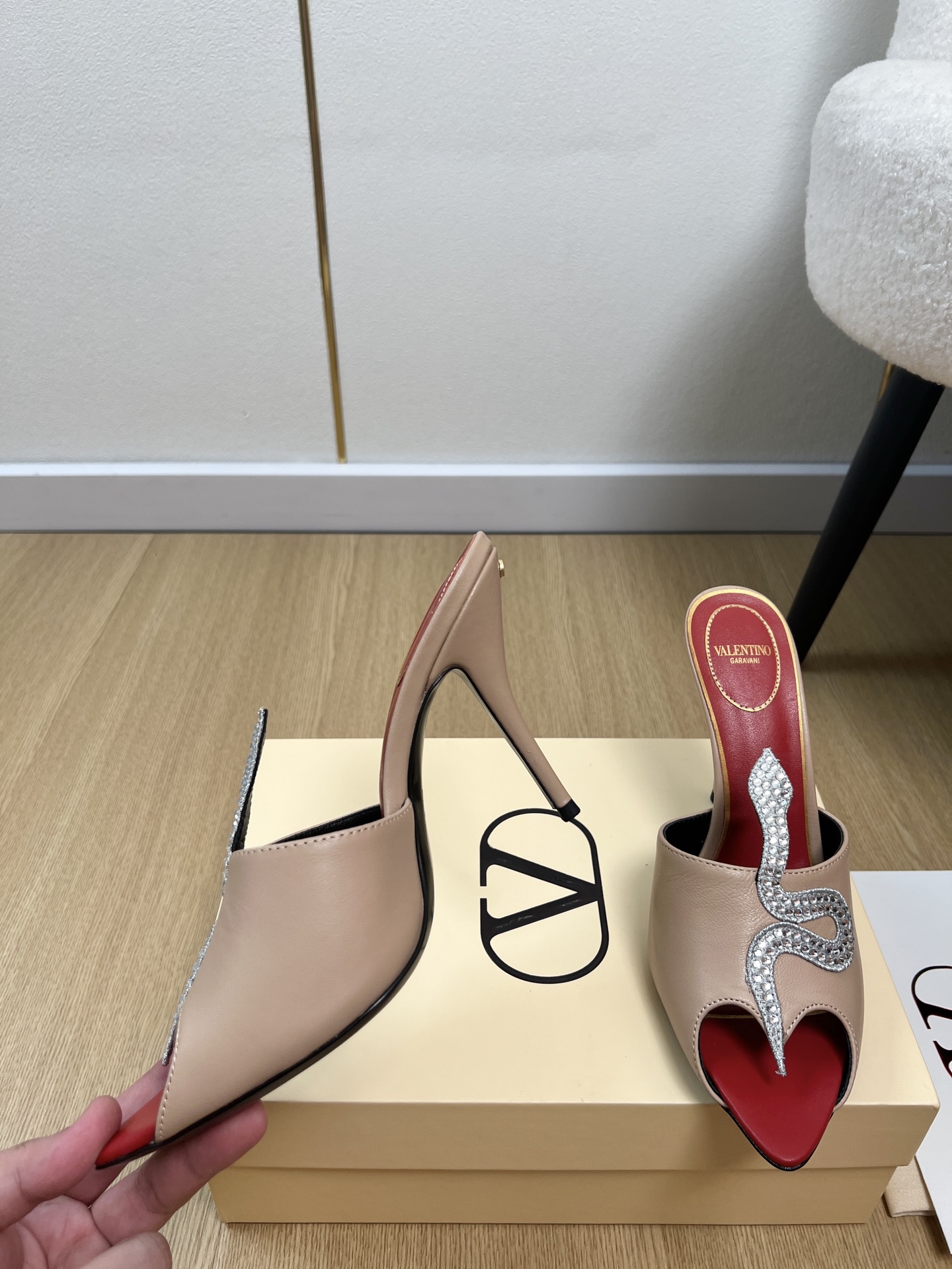 Valentino Slides