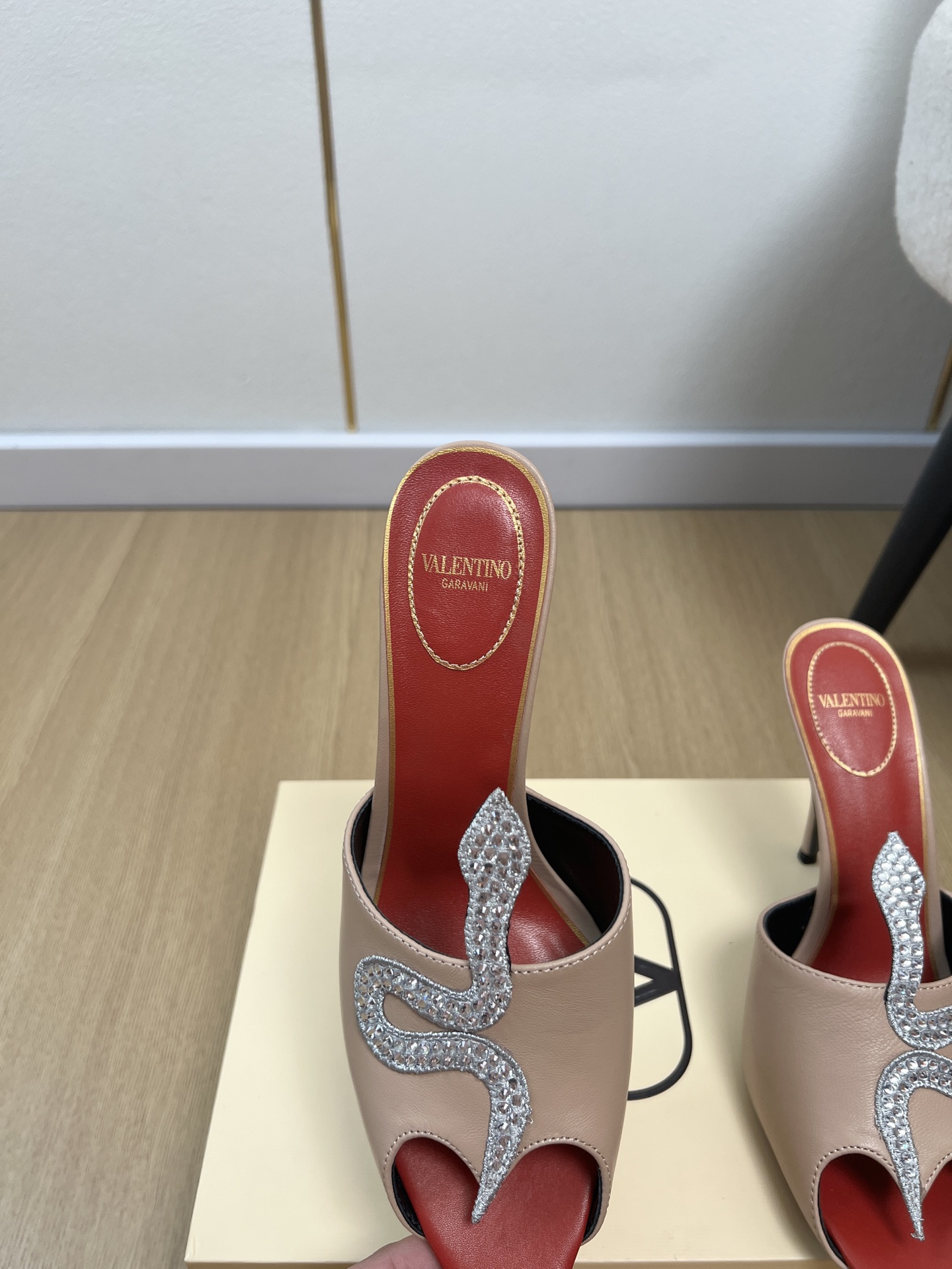 Valentino Slides