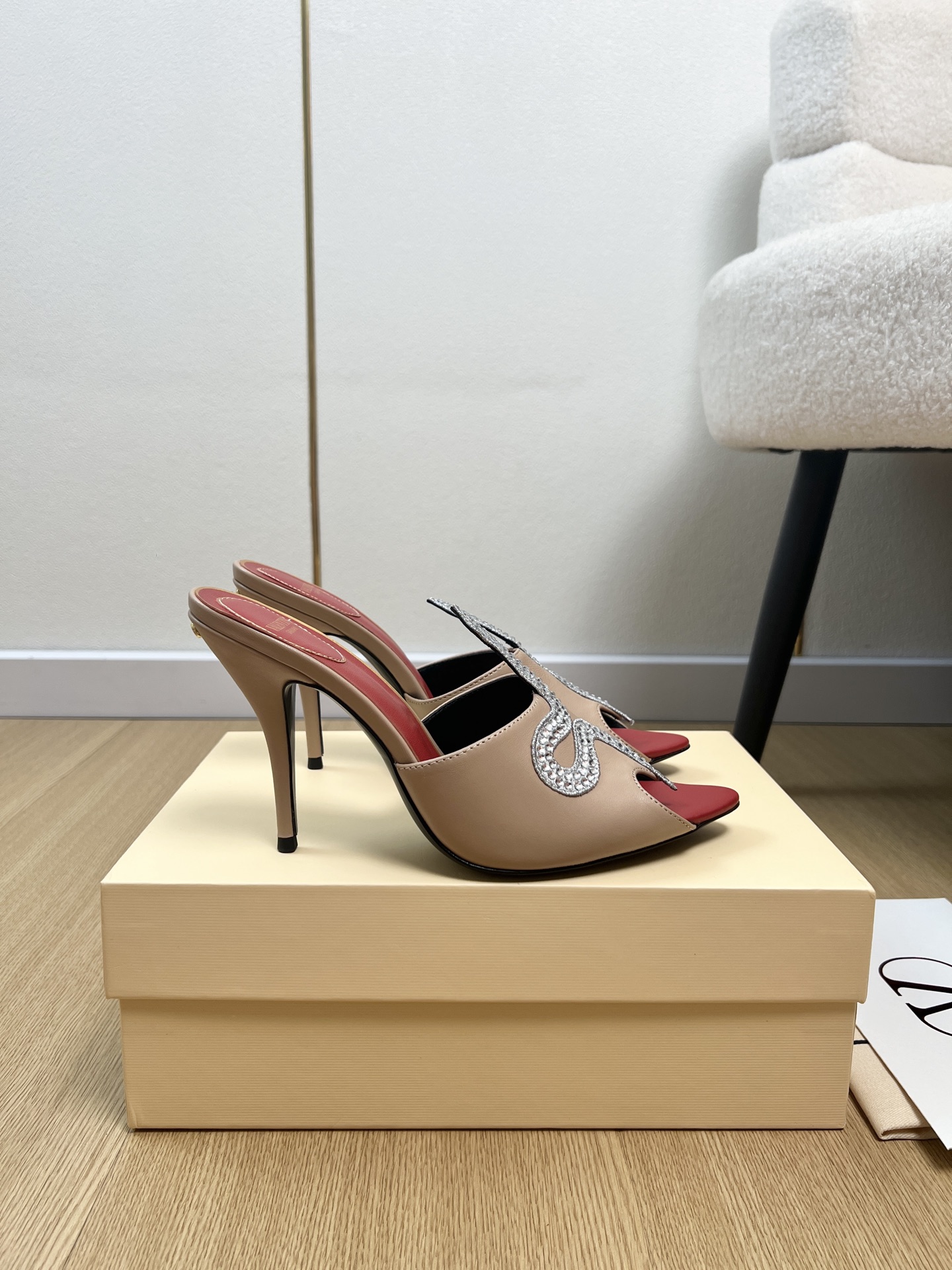 Valentino Slides