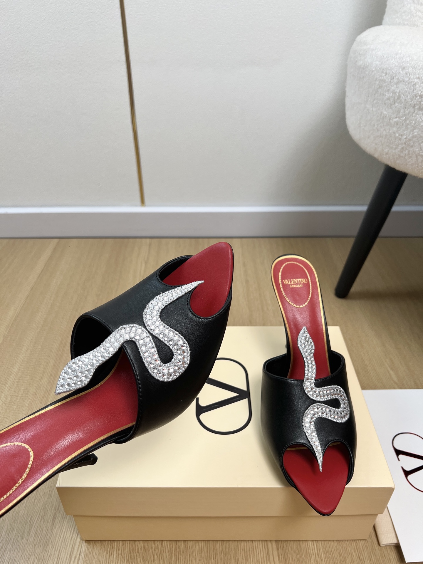 Valentino Slides
