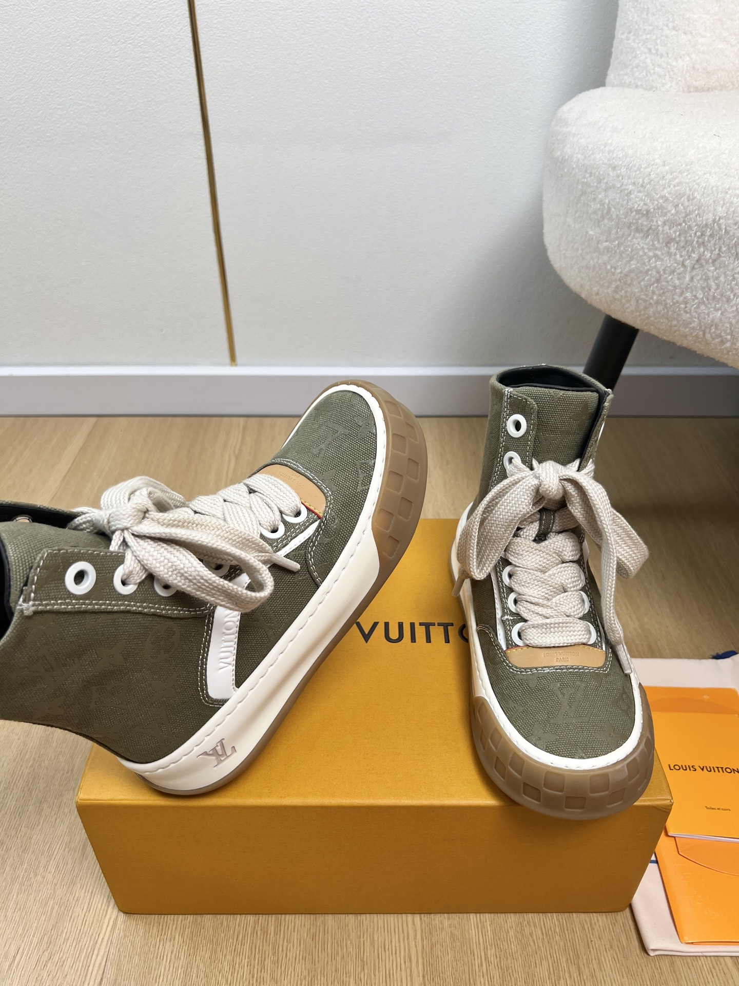 Louis Vuitton Sneakers