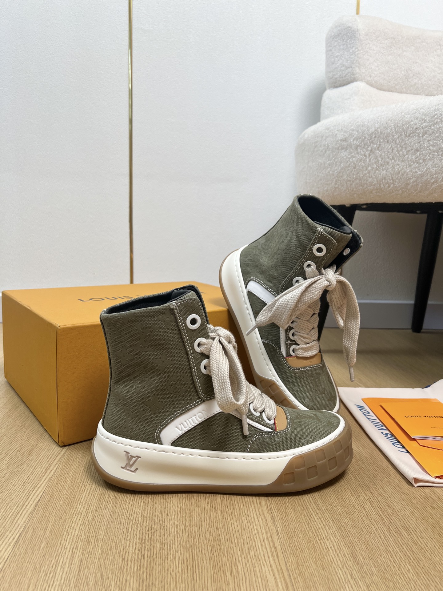 Louis Vuitton Sneakers