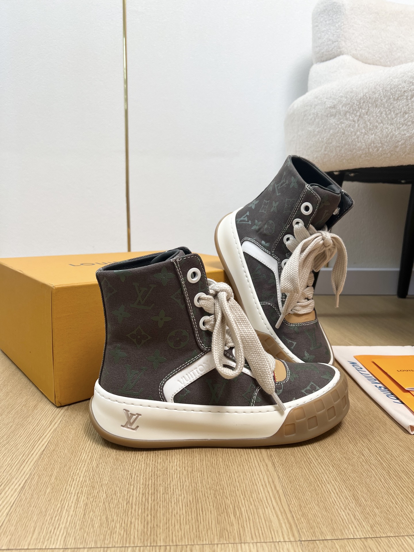 Louis Vuitton Sneakers