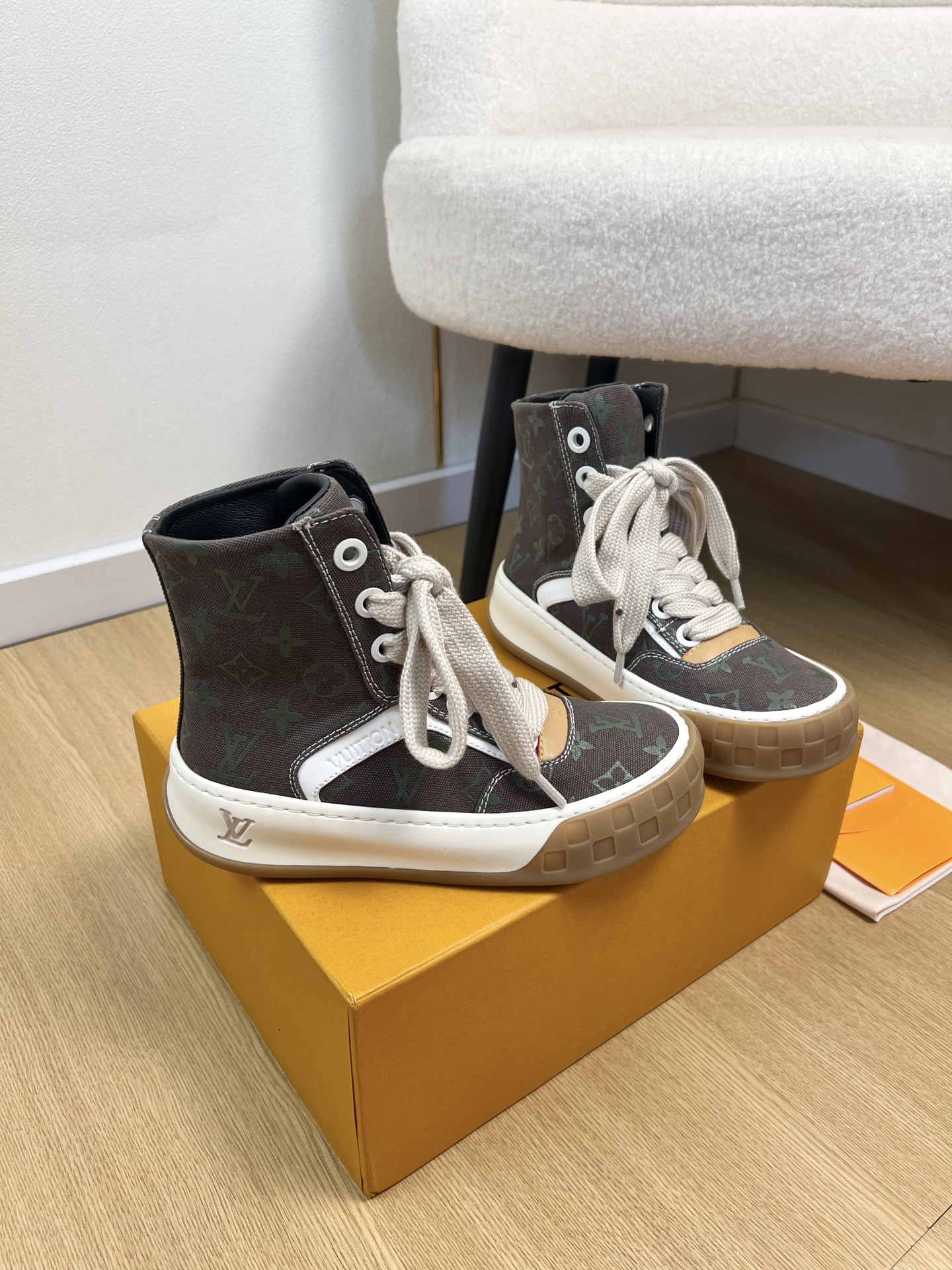 Louis Vuitton Sneakers