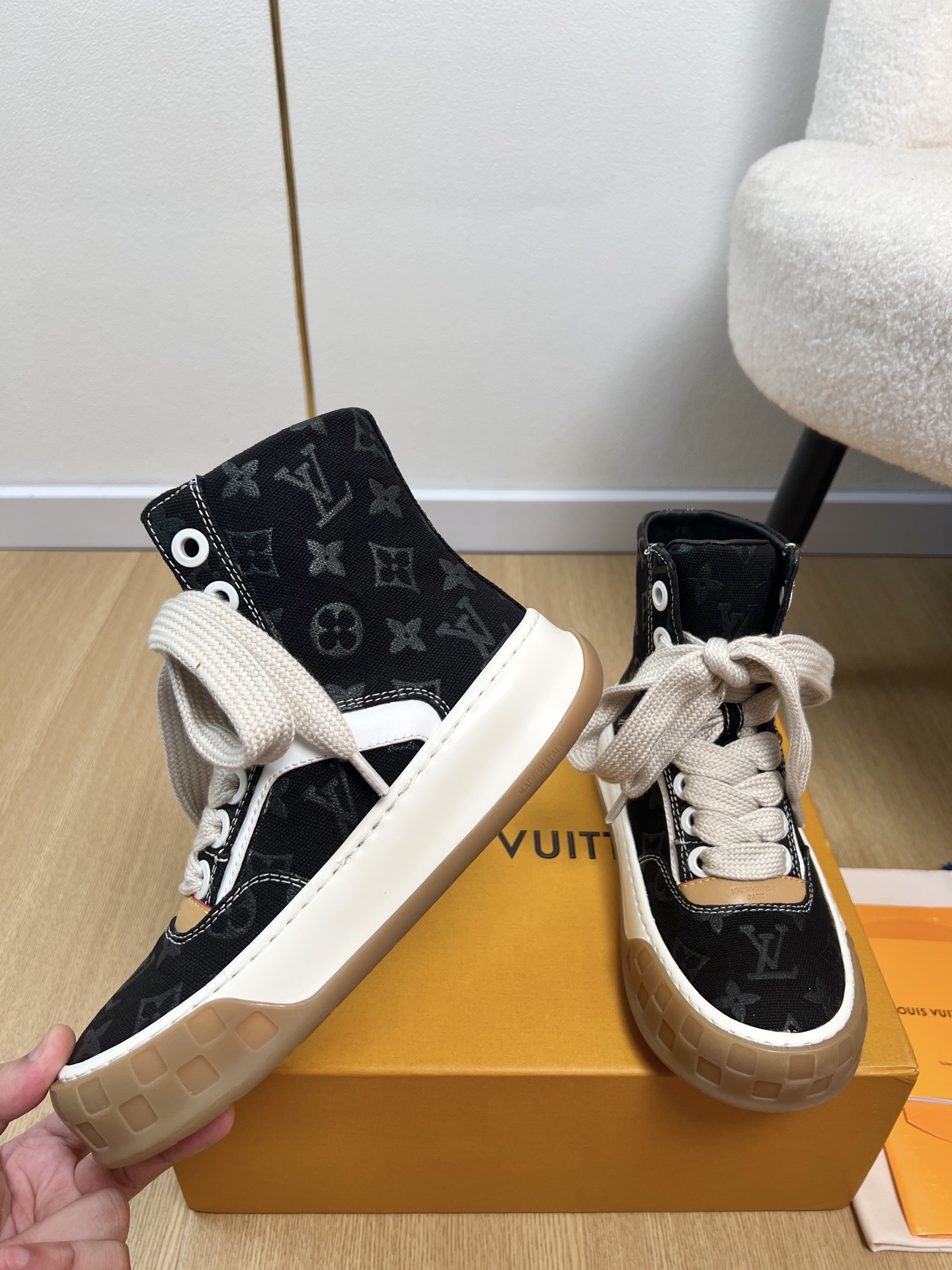 Louis Vuitton Sneakers