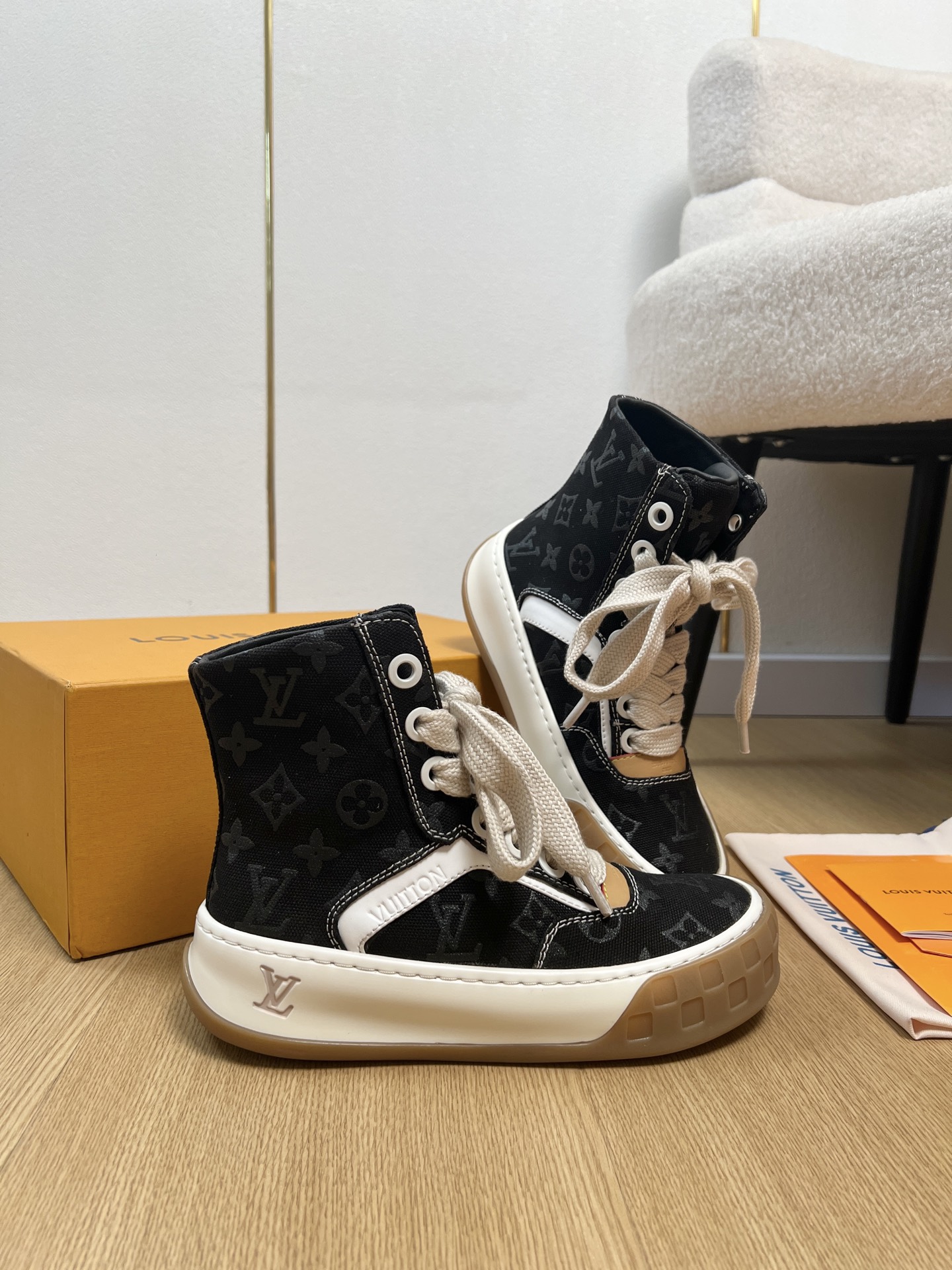 Louis Vuitton Sneakers