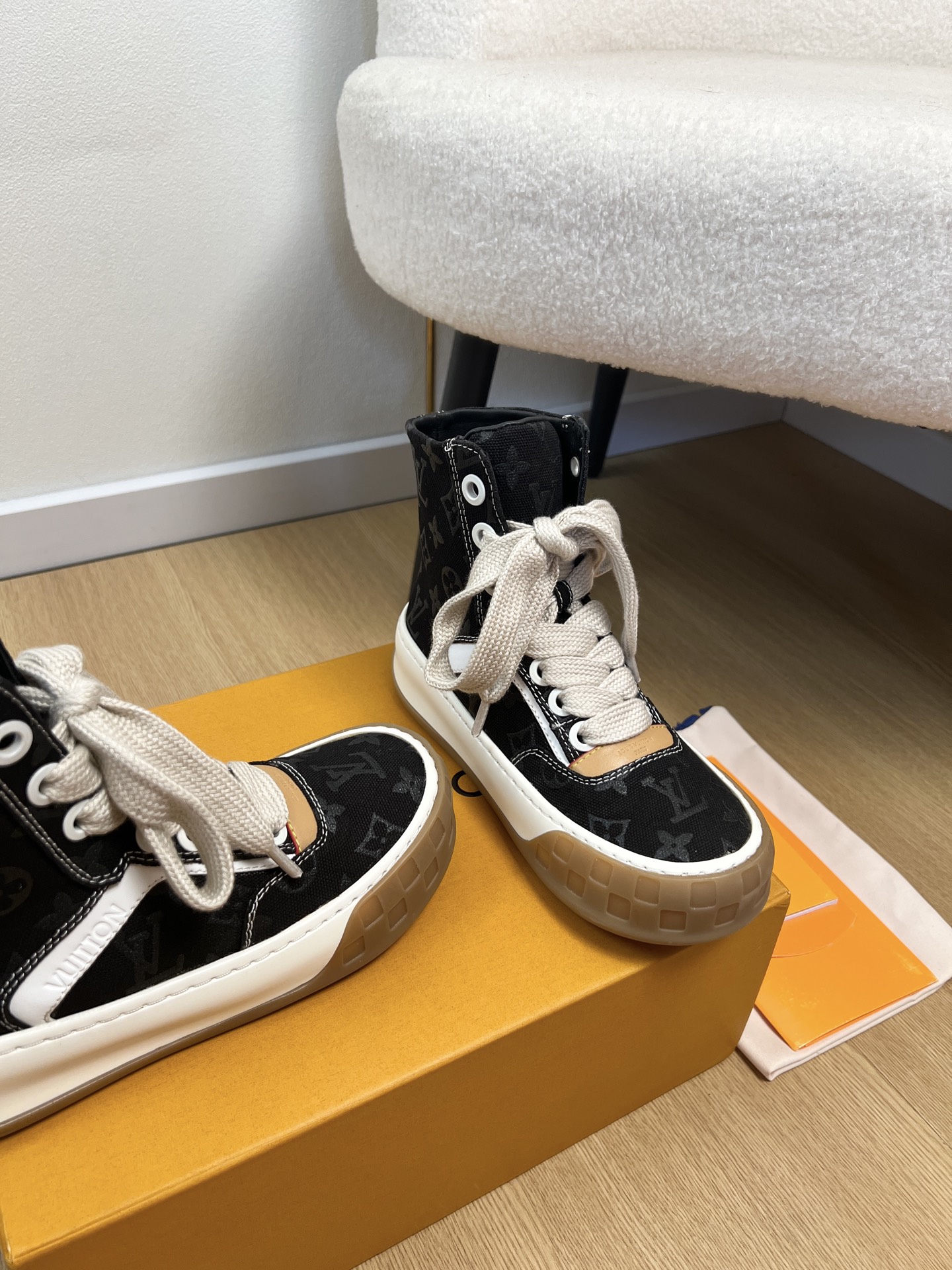 Louis Vuitton Sneakers