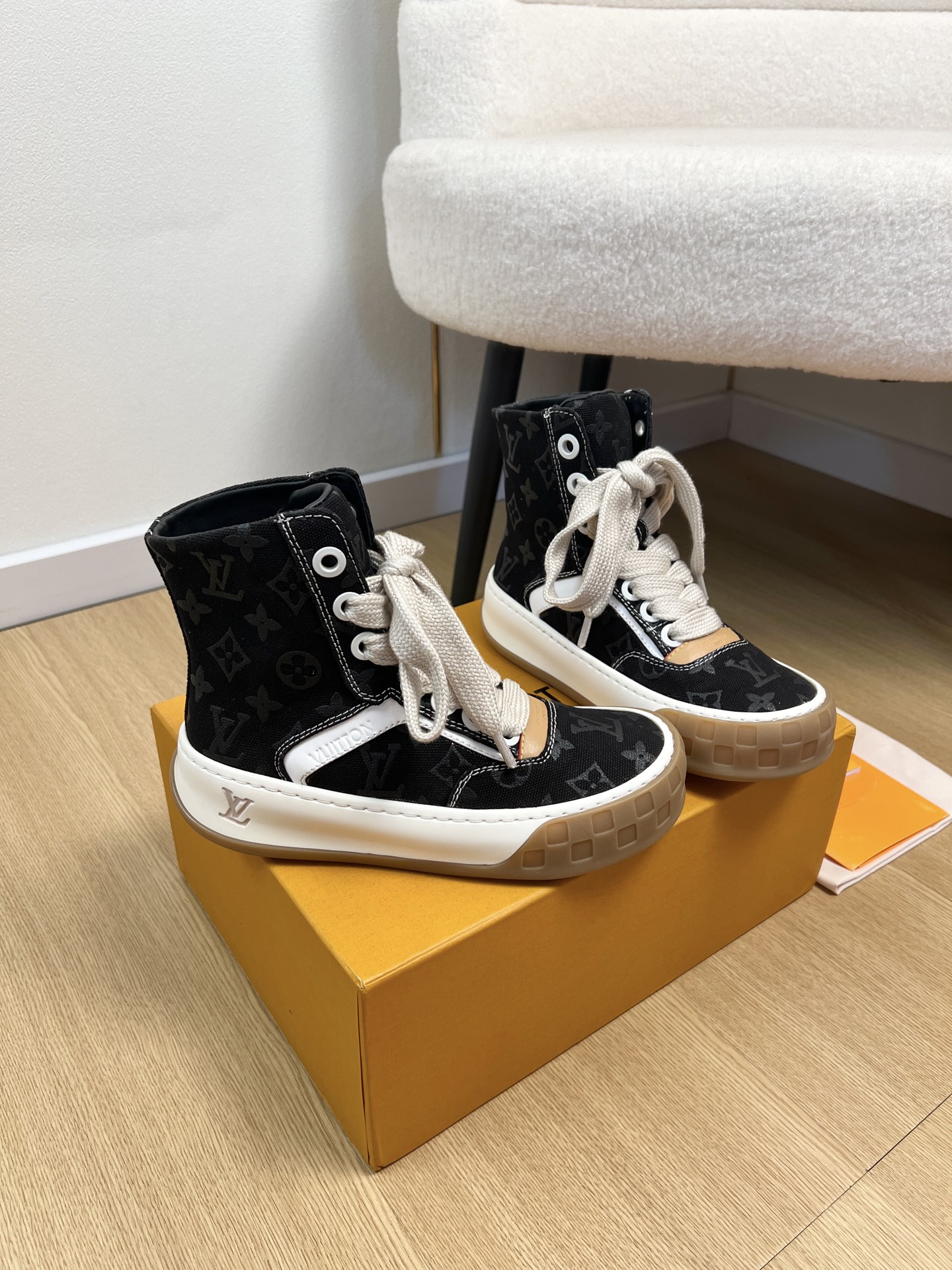 Louis Vuitton Sneakers
