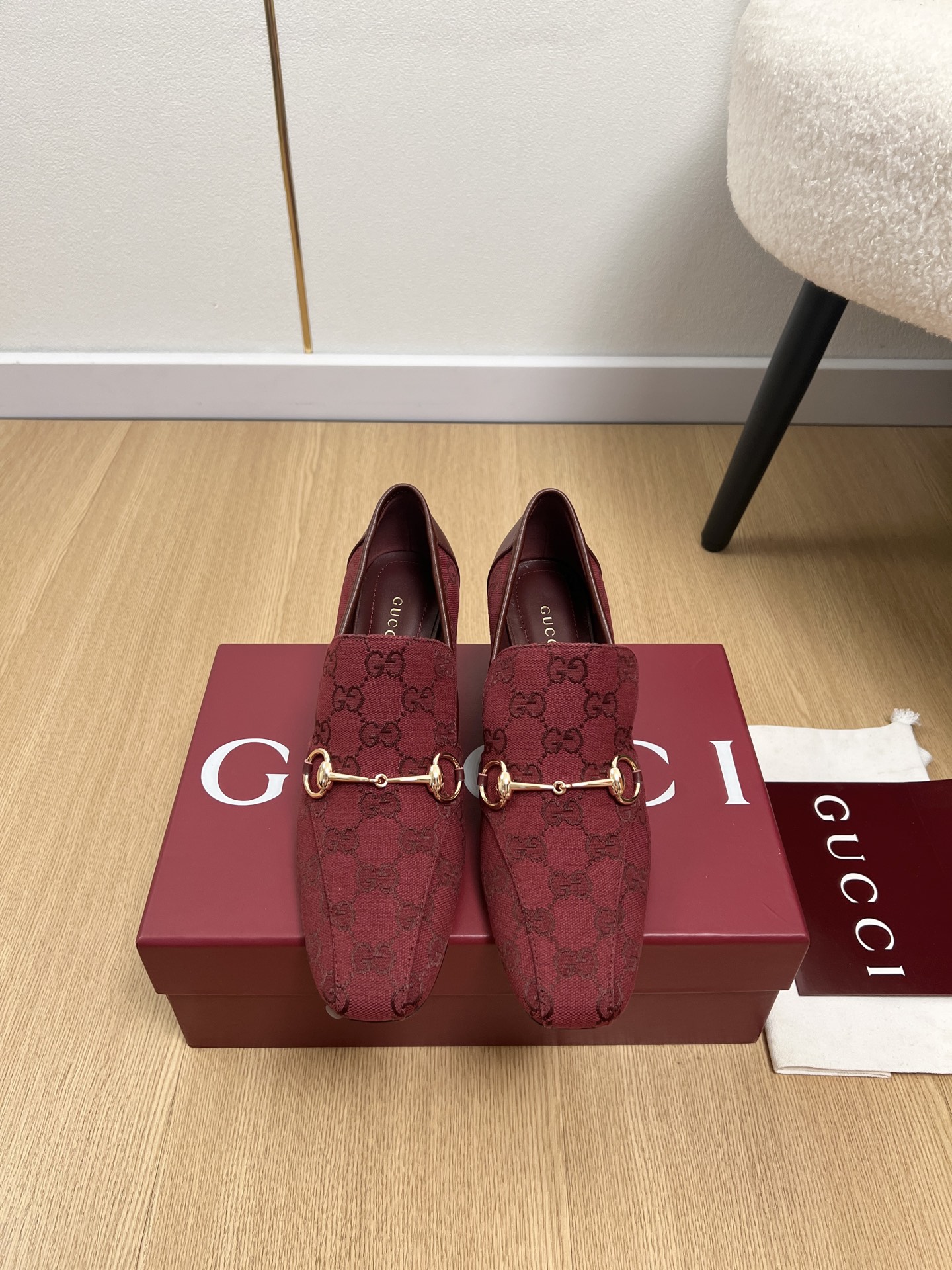 NO:925674,High version GUCCI | 2026 G Home 2026 spring and summer new products. The latest classic horsebit mid-high heel shoes series in the counter. Easy to wear on any outfit. The design is simple and the diversified basic models are not seemingly simple, but in fact add many tedious and necessary details. It is a very cute outfit whether at home or out. [Seduce] Thick soles, full toe, wide design, very, very comfortable, both sporty and casual business& upper  Original customized GG cloth/cowhide lining, sheepskin lining, outsole, genuine leather outsole imported from Italy, heel height 6cm/10cm, size 35-42 (40.41.42 customized, non-returnable), loafers, high heels, gucci, gucci, gucci, loafers, high heels, cowhide, sheepskin, Leather soles19860909高版本 GUCCI 古驰 | 2026 G家2026春夏新品 专柜最新经典马衔扣中高跟单鞋系列 上脚轻松驾驭任何服饰.设计简约、选择多样化的基础款,而非看似简单,实则添加许多繁琐必要的细节.无论是居家还是外出都是非常可爱的穿搭[勾引]厚底,鞋头饱满,宽版设计,非常非常舒适,既运动,又可以休闲商务& 鞋面 原版定制GG布/牛皮 内里 羊皮内里 大底 意大利进口真皮大底 跟高 6cm/10cm 码数 35-42（40.41.42定制不退换）,乐福鞋高跟鞋,gucci,gucci,gucci,loafers,high heels,cowhide,sheepskin,Leather soles,Women's Shoes