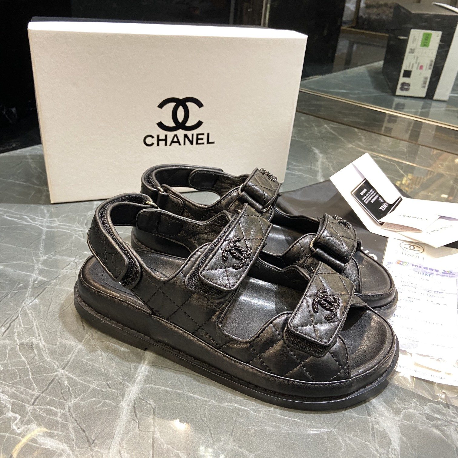 Chanel 专柜款经典鞋履 2