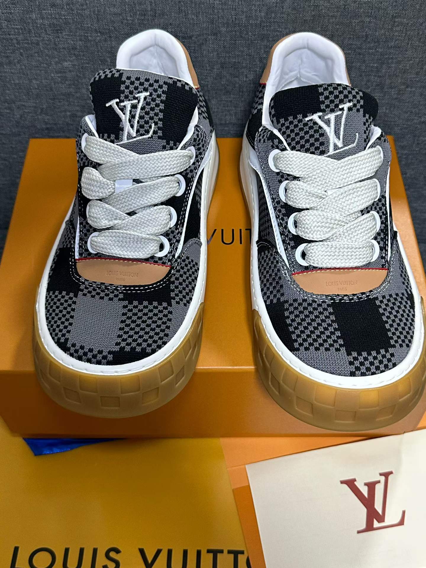 Louis Vuitton 专柜款经典鞋履 3