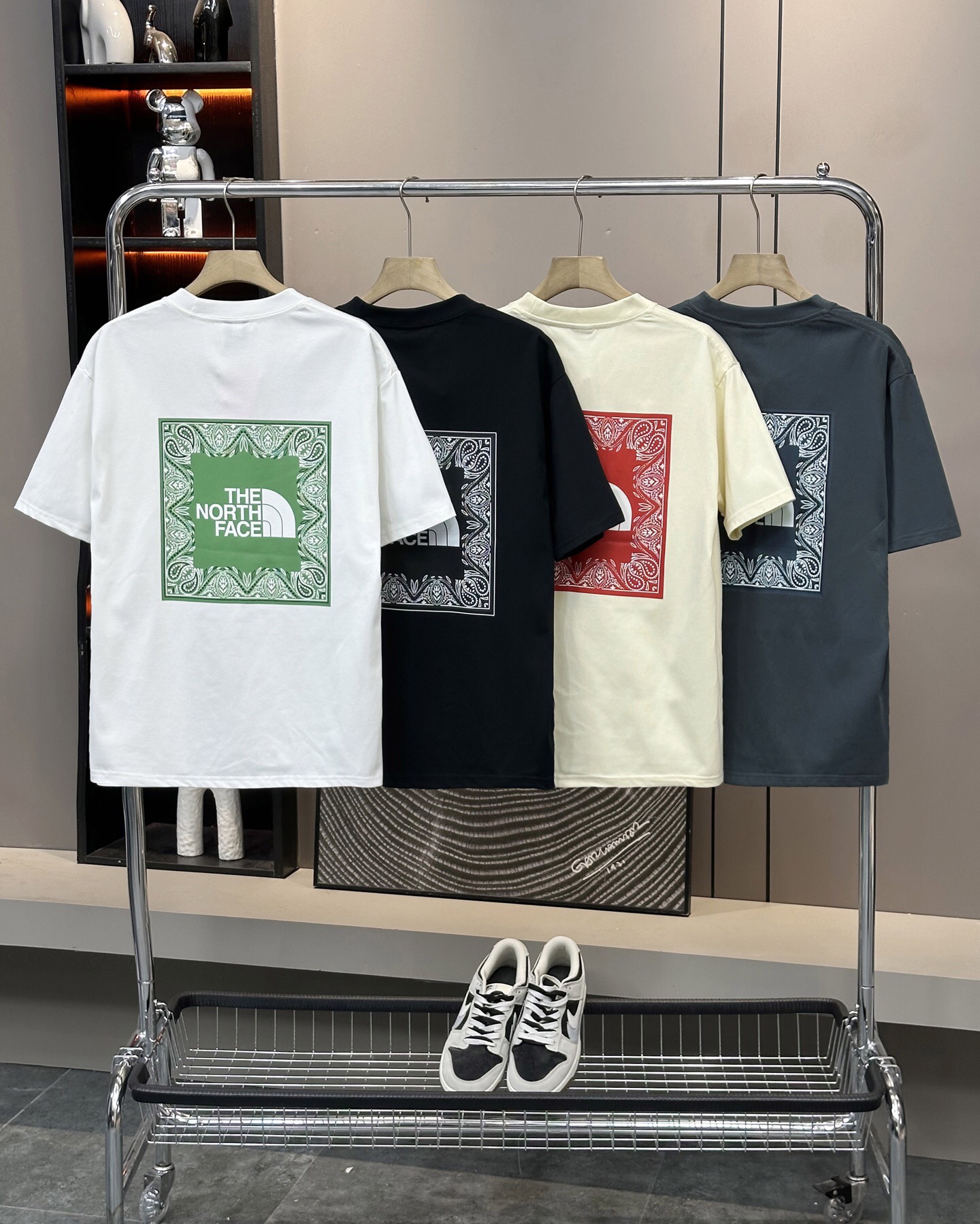 Alternative view of T-Shirt 07239
