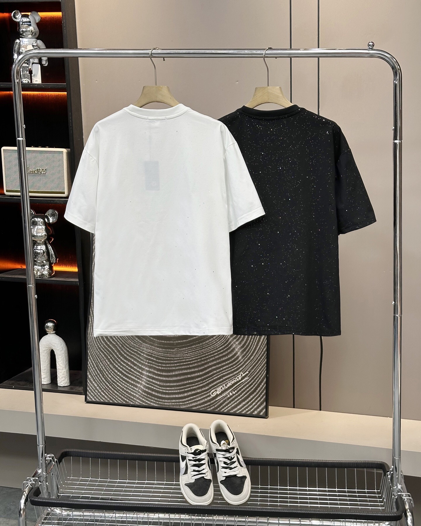 Alternative view of T-Shirt 07247