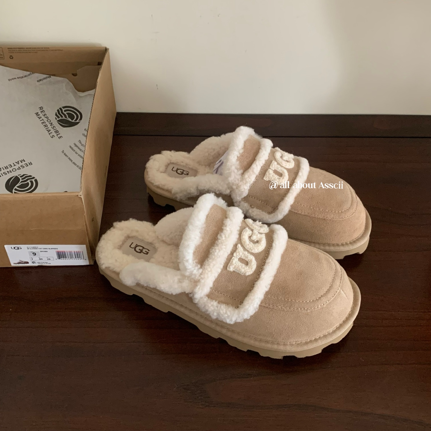 NO:559394,Real photos of details. Basic slippers should also be of good quality - the texture is visible to the naked eye. The fit is nnn correct, snow boots, boots, slippers19860909细节实拍 基础拖鞋也要好品质 - 肉眼可见的质感 版型nnn正,雪地靴,boots,slippers,Women's Shoes