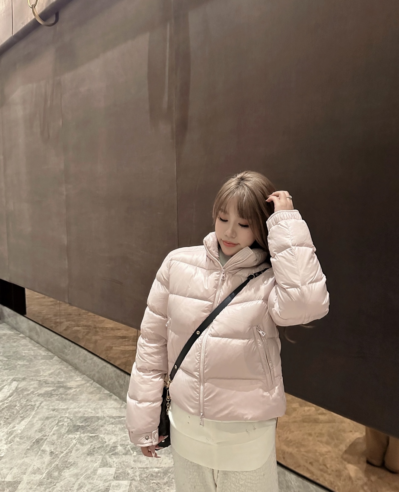 种草图.
Moncler盟可睐
蒙口Petra系列
鹅绒短款羽绒服女款
填充:90白鹅绒