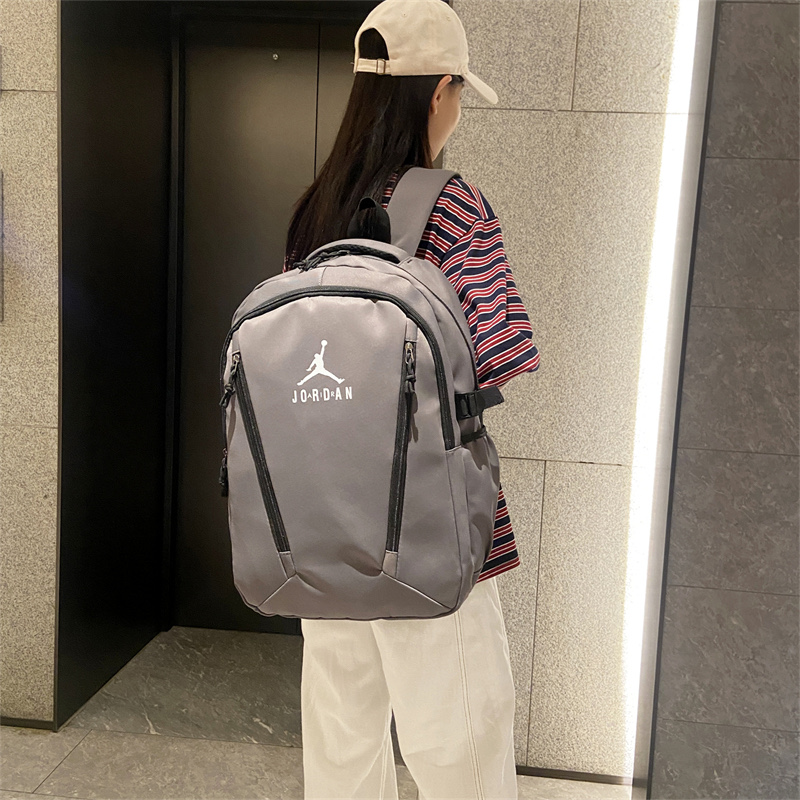 🛒购物价：55💰[江苏档口] AIR JORDAN乔丹飞人 男女同款简约百搭休闲双肩包时尚运动大容量背包校园高中大学生书包电脑包 尺寸:46×31×18