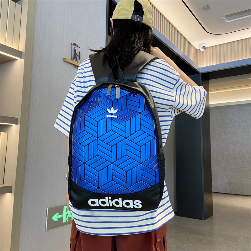🛒购物价：55💰[江苏档口]Adidas阿迪达斯三叶草 男女街头潮流休闲双肩包菱形高中大学生书包电脑包户外旅行背包 尺寸:42×30×14