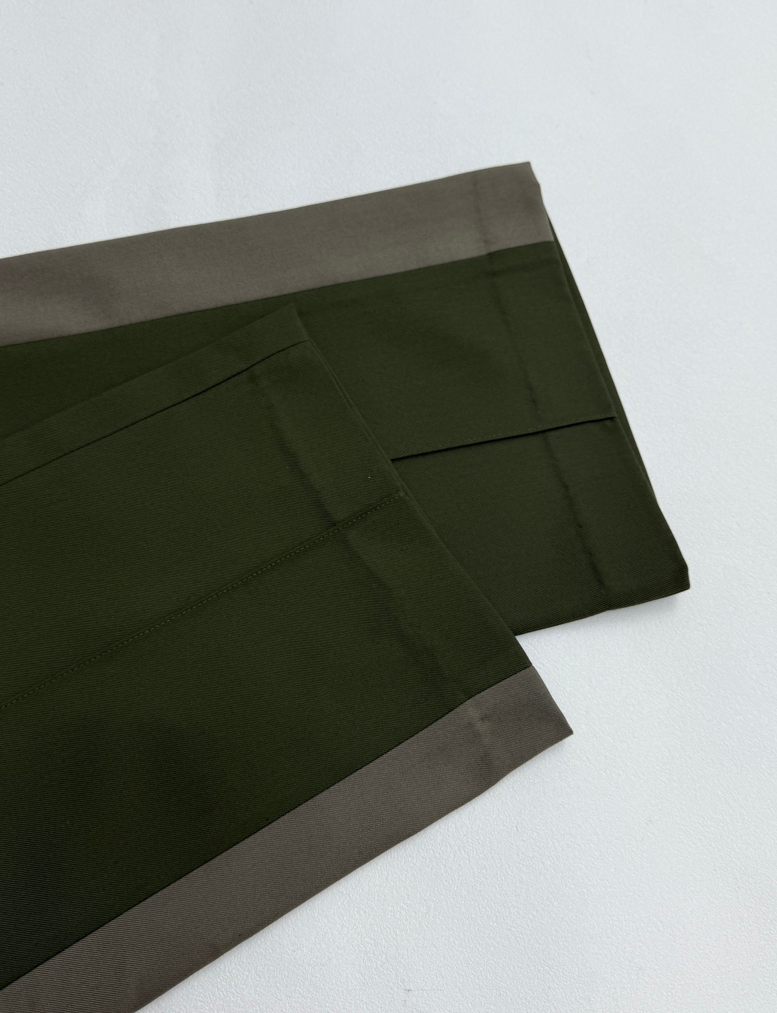 P220
Gucci古驰拼色抽绳休闲长裤

S/M/L/XL