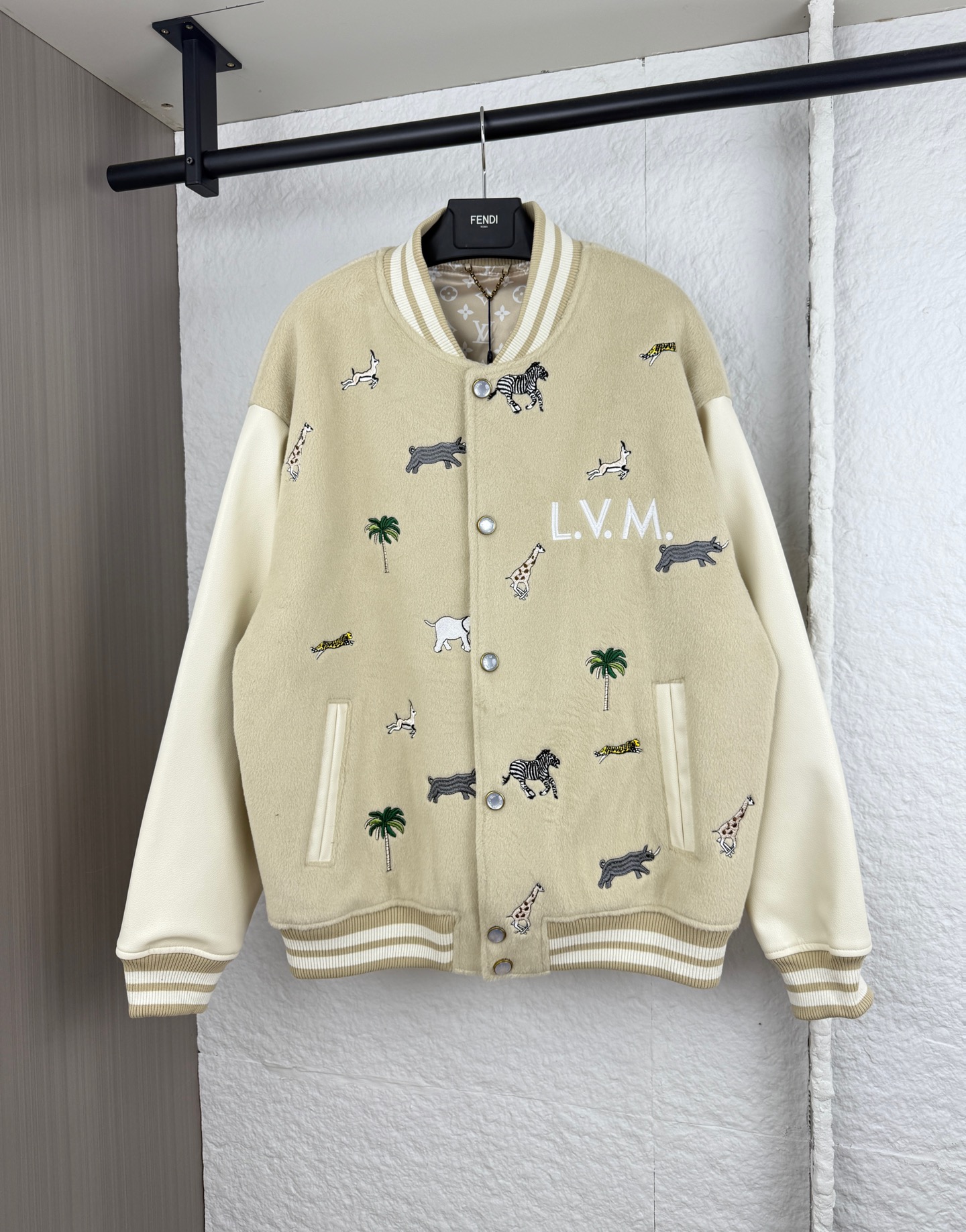 P320 1V Louis×THE DARJEELING LIMITED chaqueta de uniforme de béisbol con bordado animal S/M/L/XL