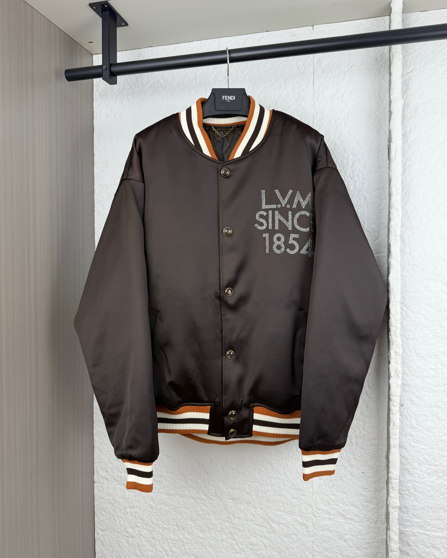 P345 1V Louis 1854 chaqueta bomber bordada con letras de diamantes calientes 46/48/50/52