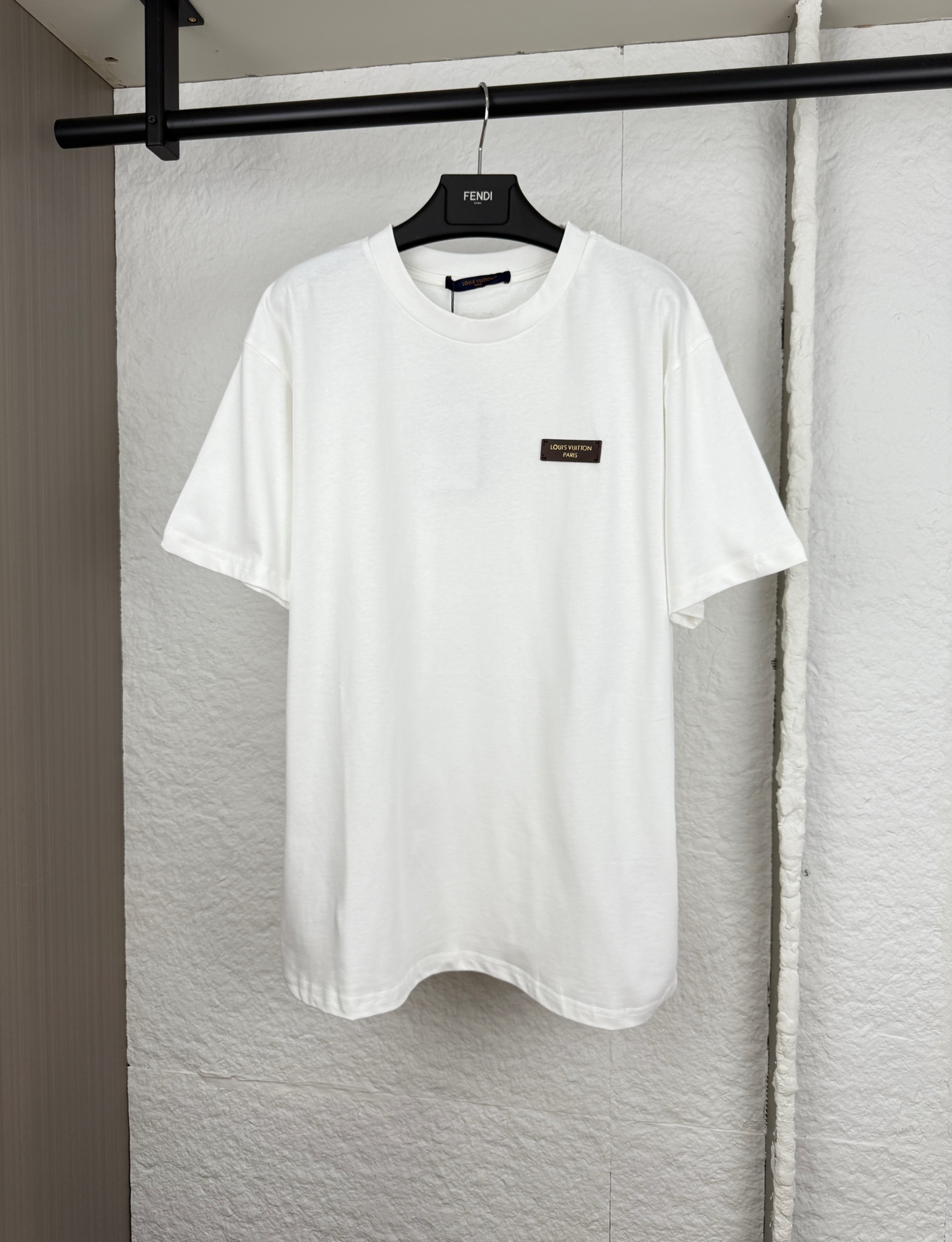 P130 1V Camiseta logo letra LOUIS manga corta S/M/L/XL
