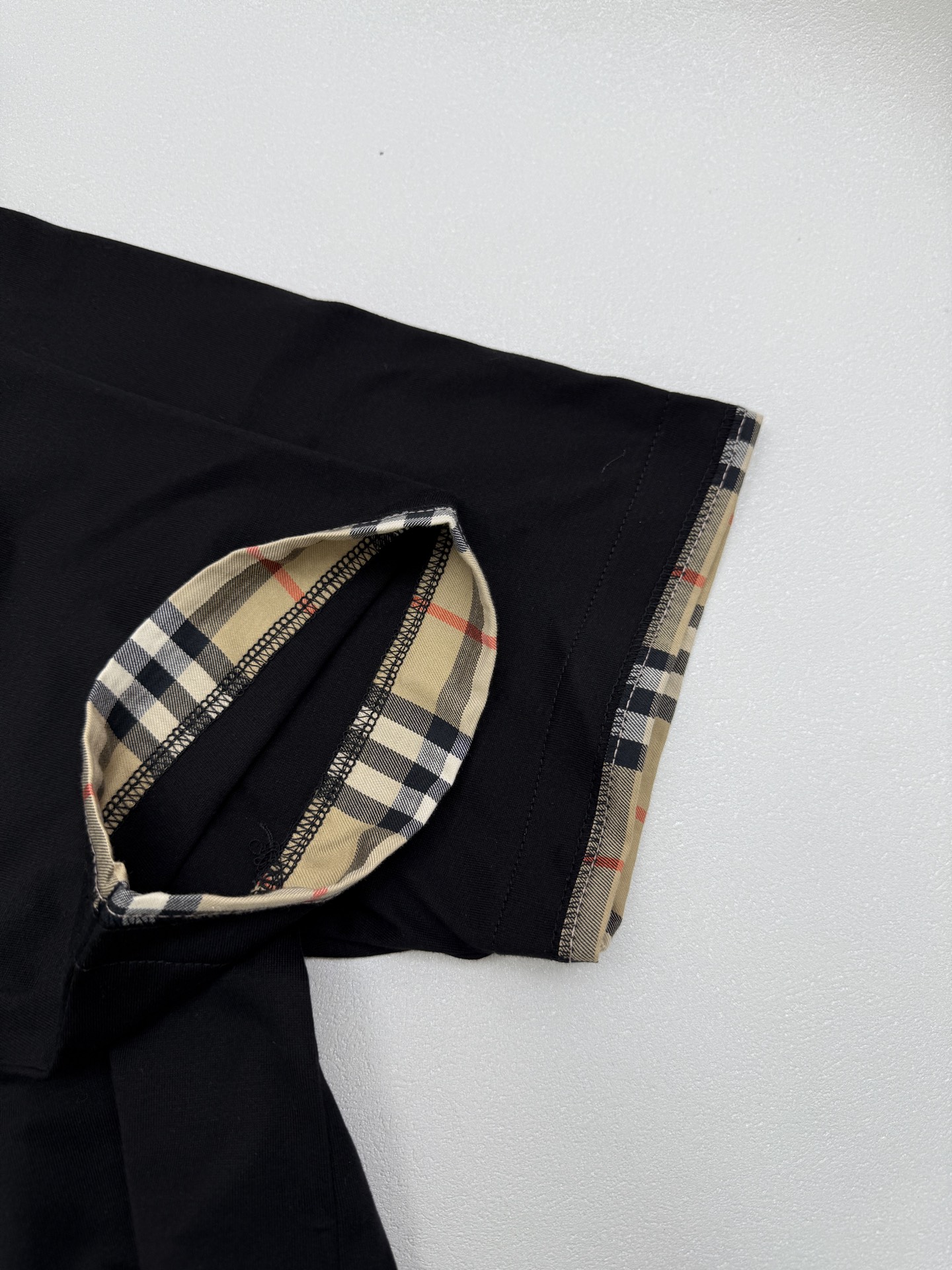 Burberry BBR巴宝莉袖口格子拼接T恤短袖