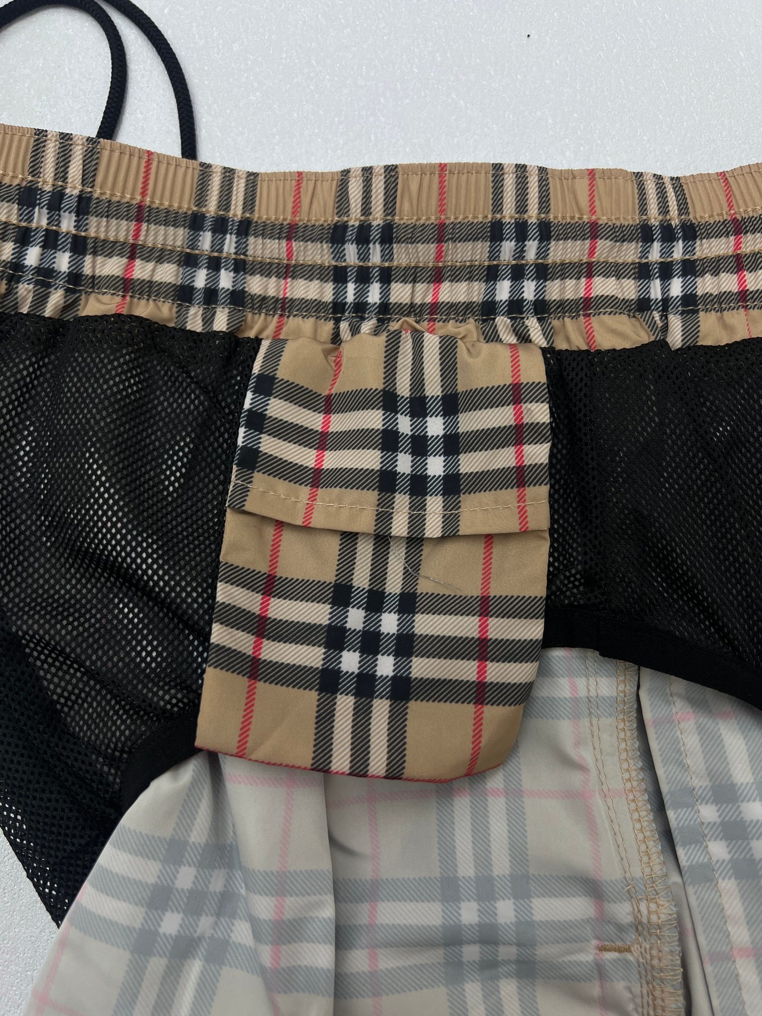 Burberry BBR巴宝莉格子纹沙滩短裤