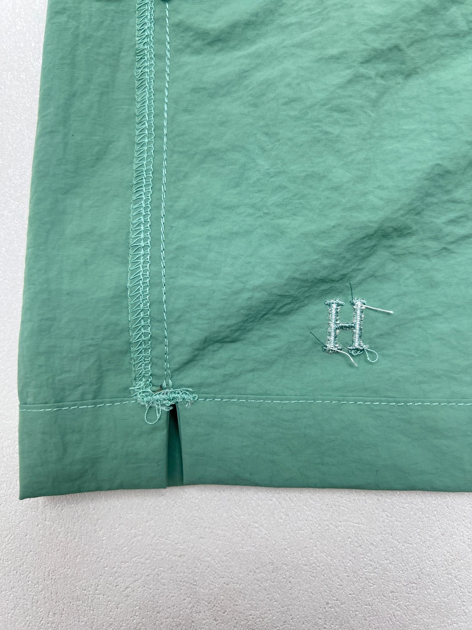Hermès Hermes爱马仕字母刺绣沙滩短裤