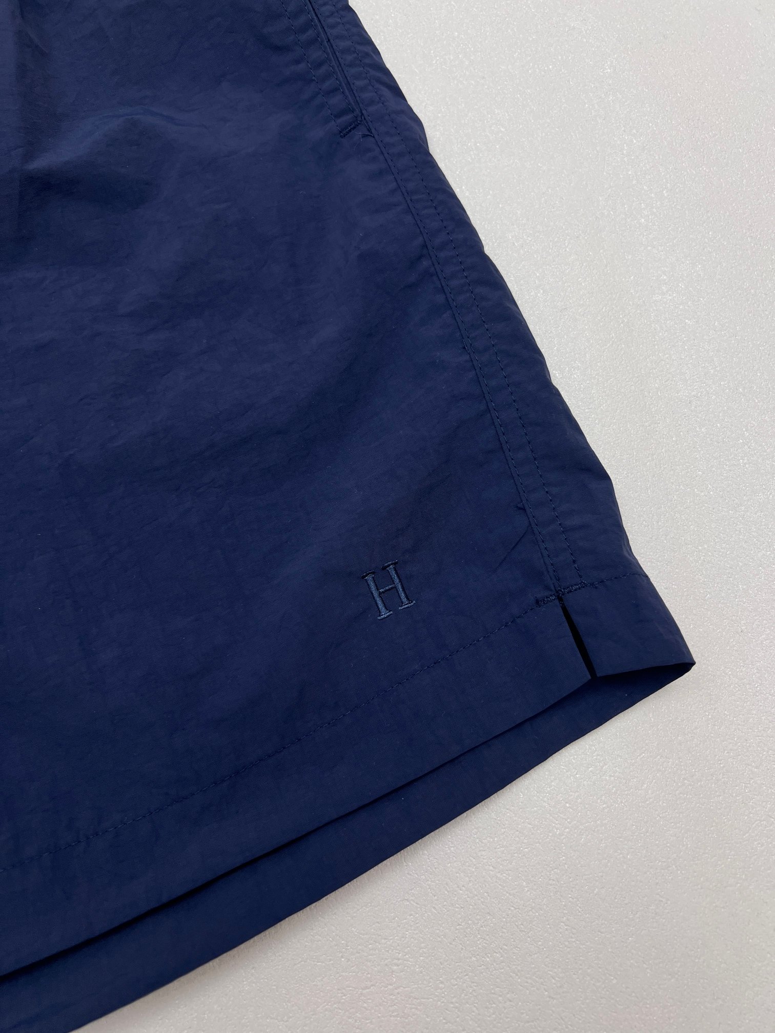 Hermès Hermes爱马仕字母刺绣沙滩短裤