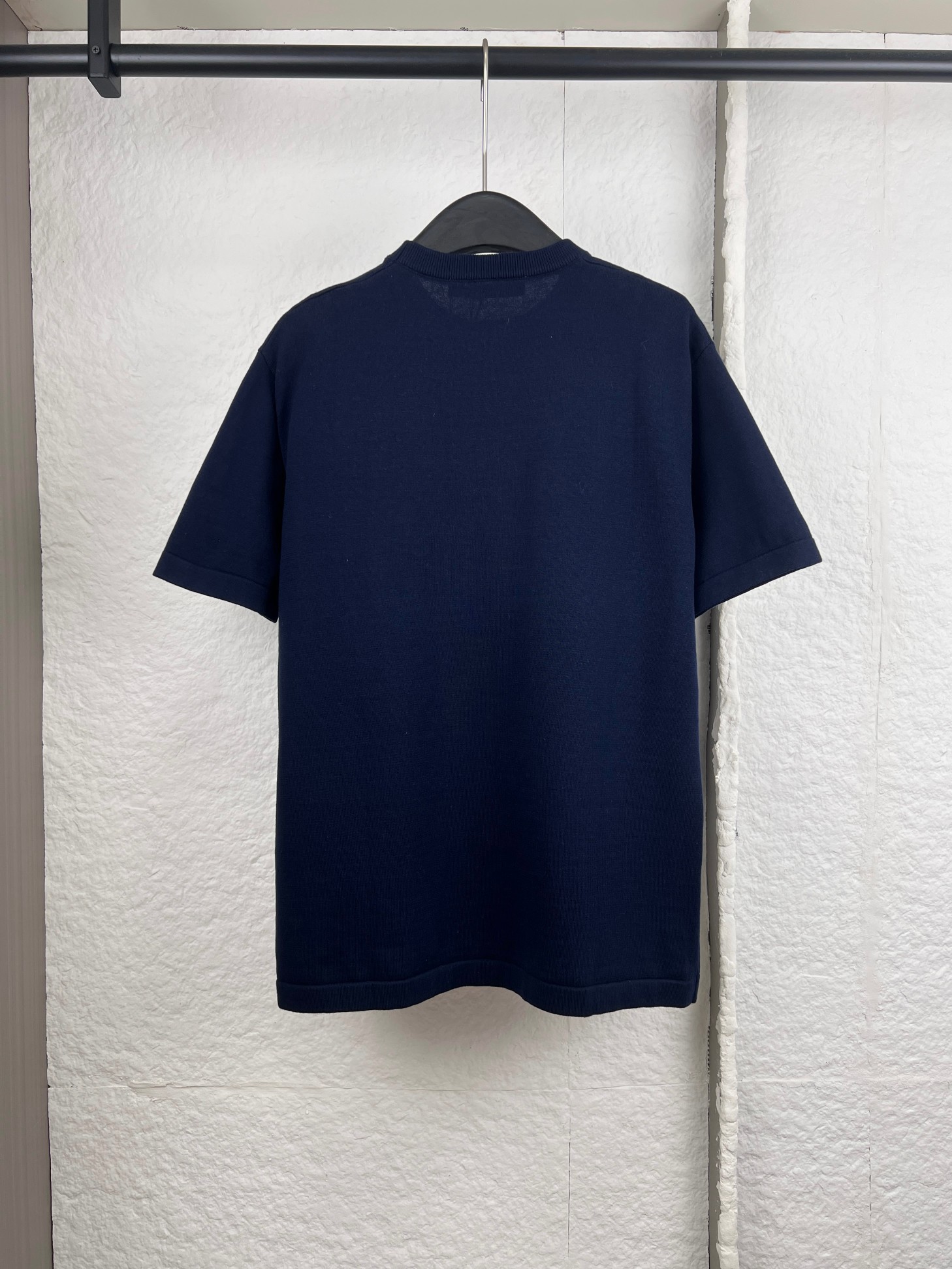 Louis Vuitton 1V路易胸口徽标针织短袖