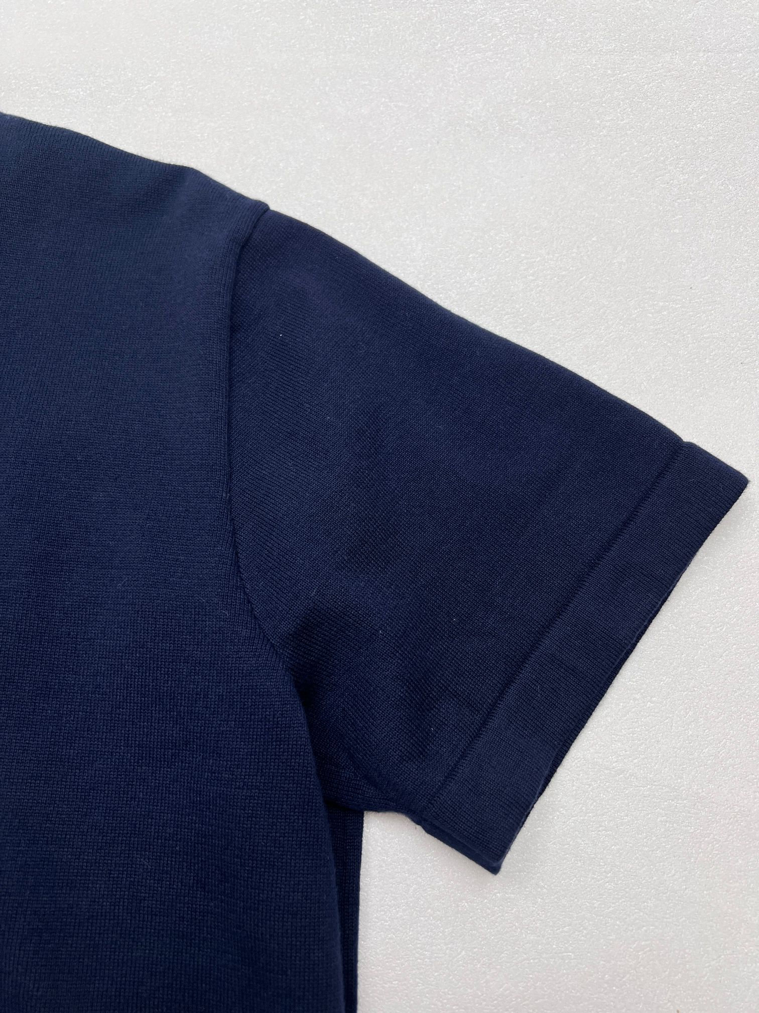 Louis Vuitton 1V路易胸口徽标针织短袖