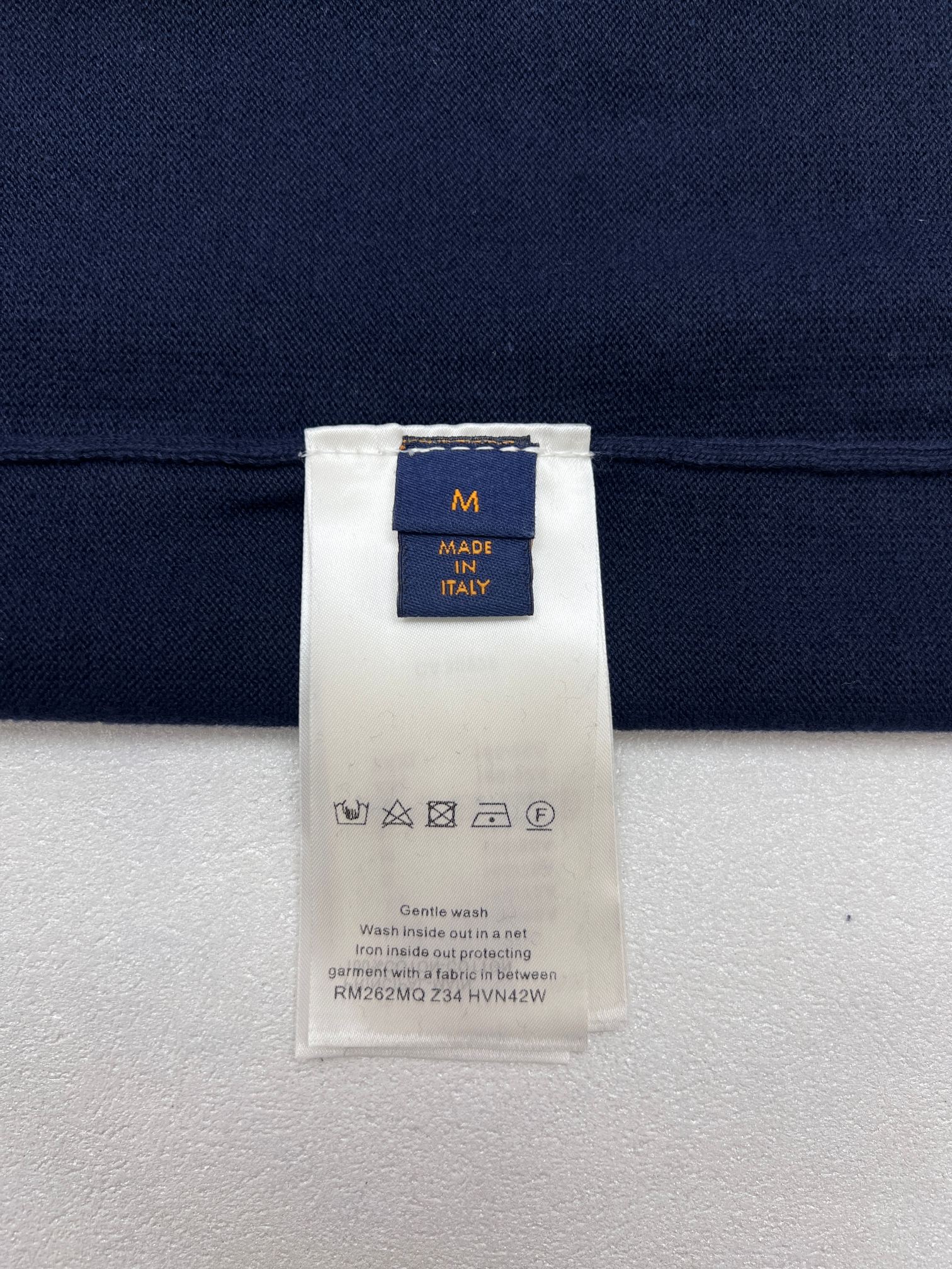 Louis Vuitton 1V路易胸口徽标针织短袖
