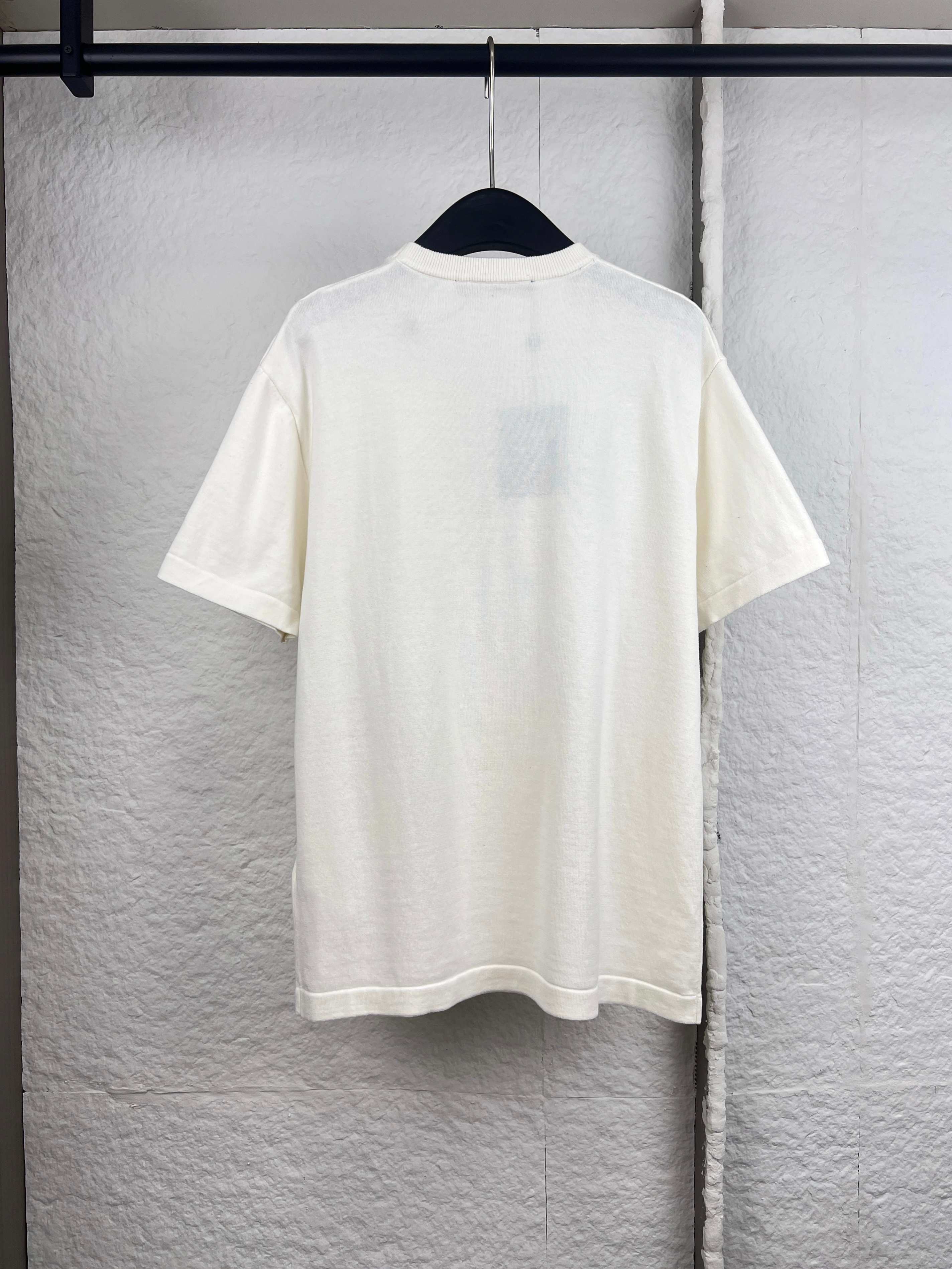 Louis Vuitton 1V路易胸口徽标针织短袖