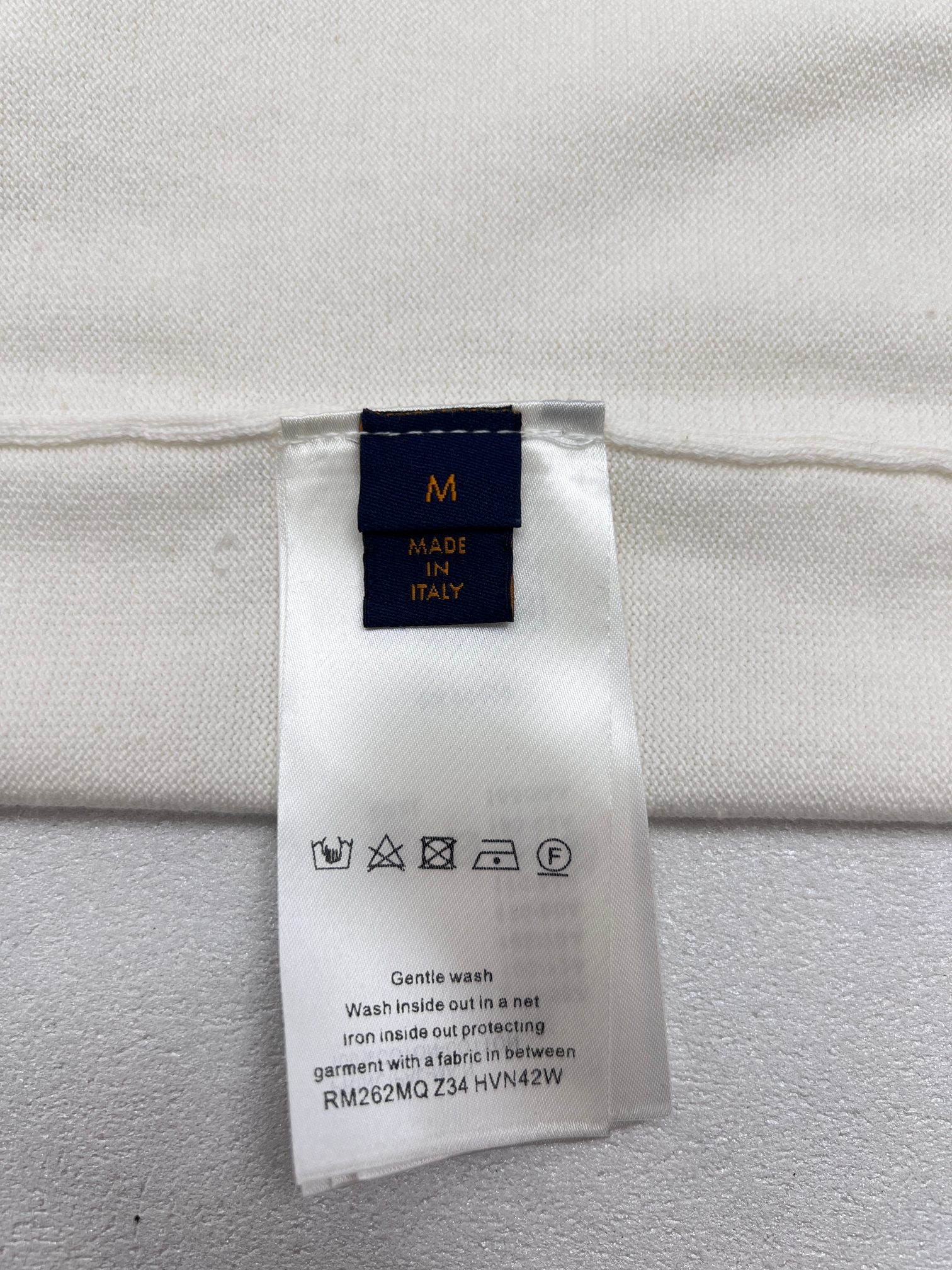Louis Vuitton 1V路易胸口徽标针织短袖