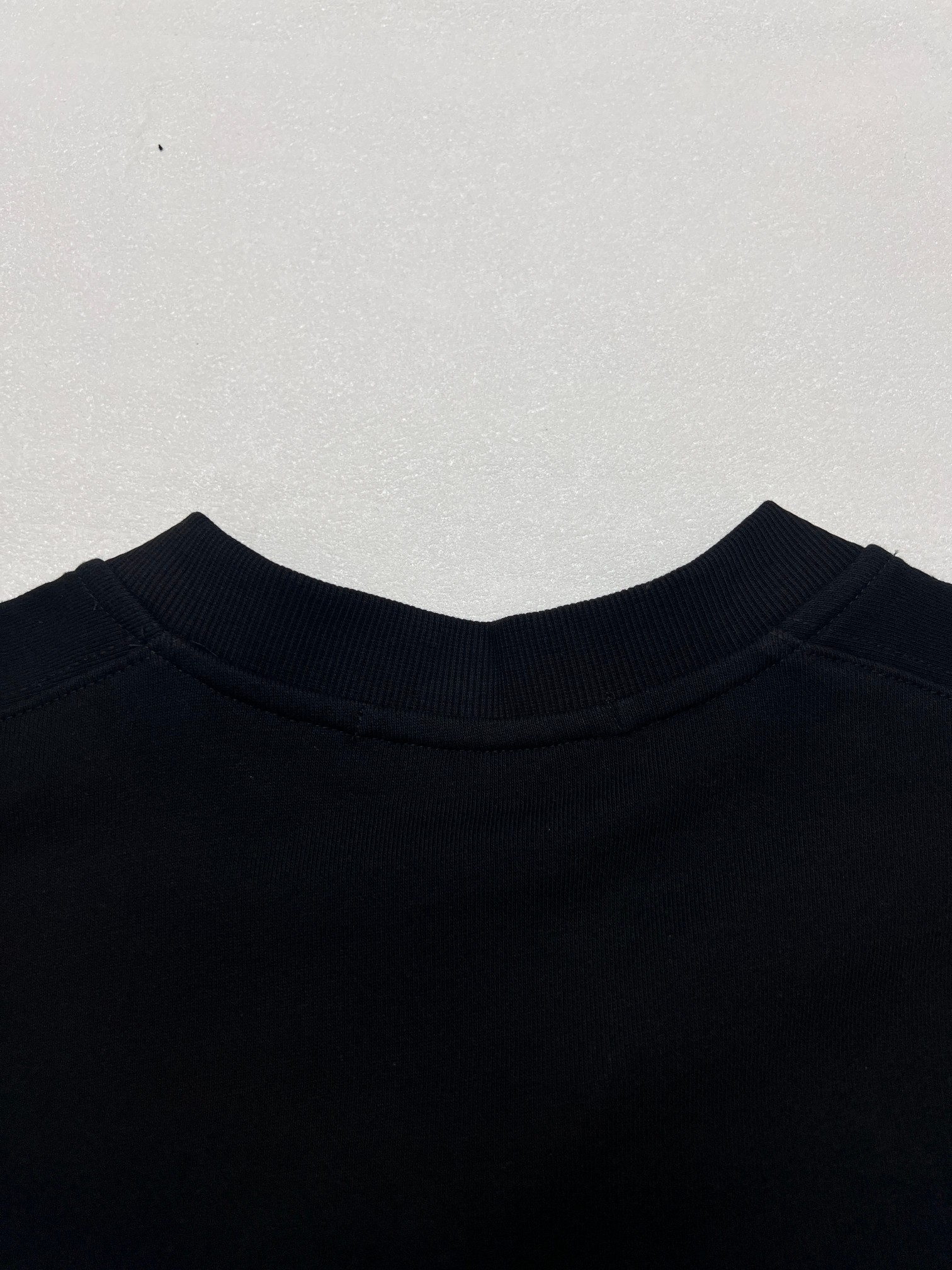Louis Vuitton 1V路易老花口袋圆领卫衣
