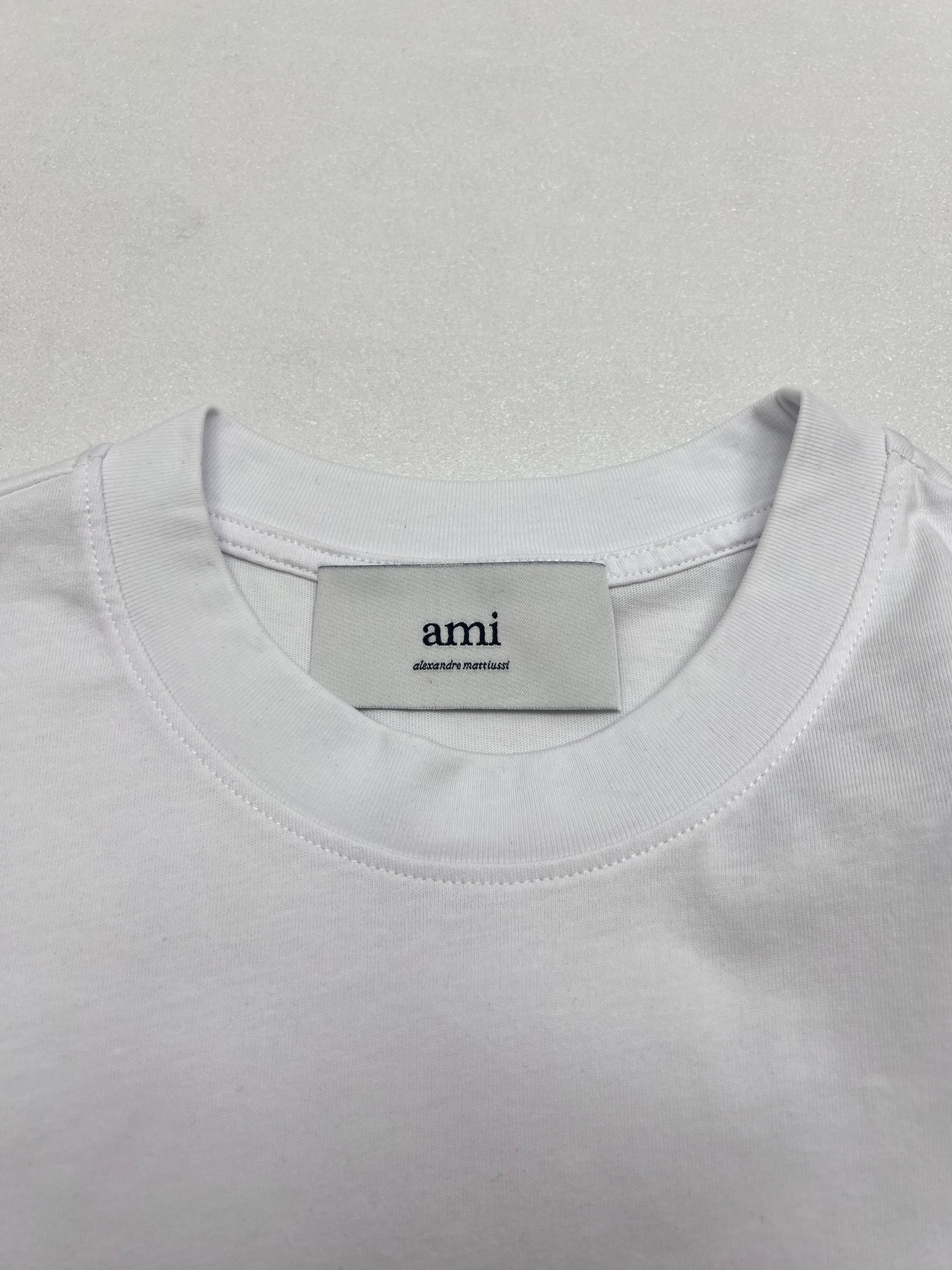 Ami Paris Ami爱心胸口刺绣T恤短袖