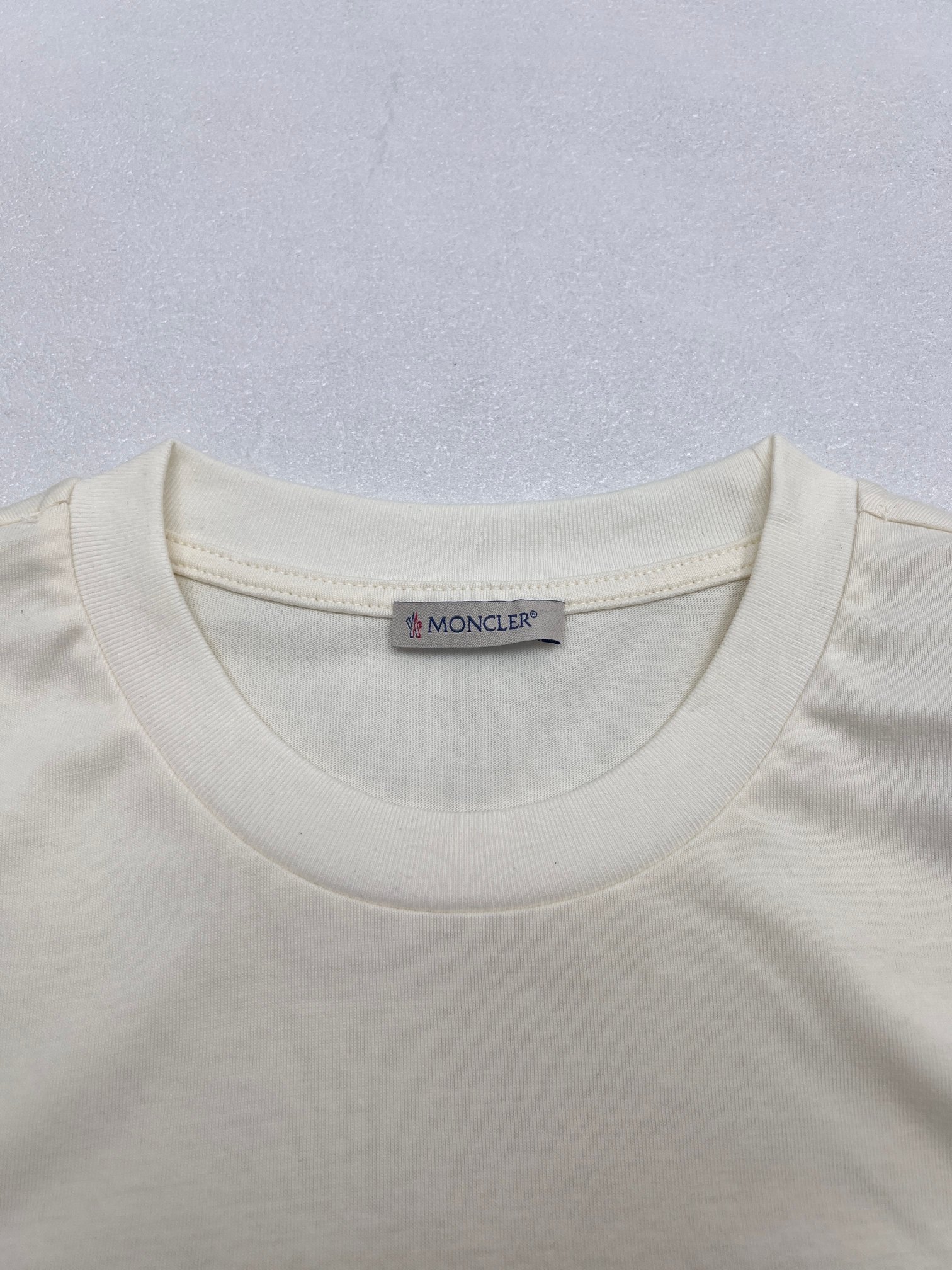 Moncler Moncler蒙口服装图案印花T恤短袖
