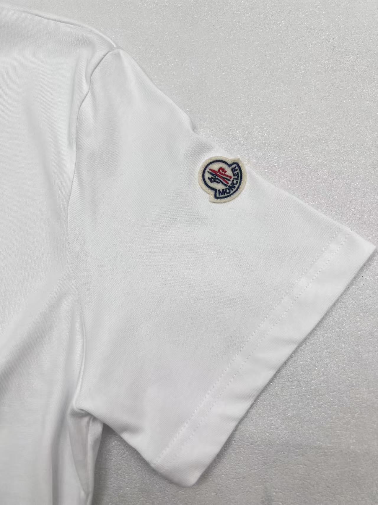 Moncler Moncler蒙口Space MonDuck系列印花T恤短袖