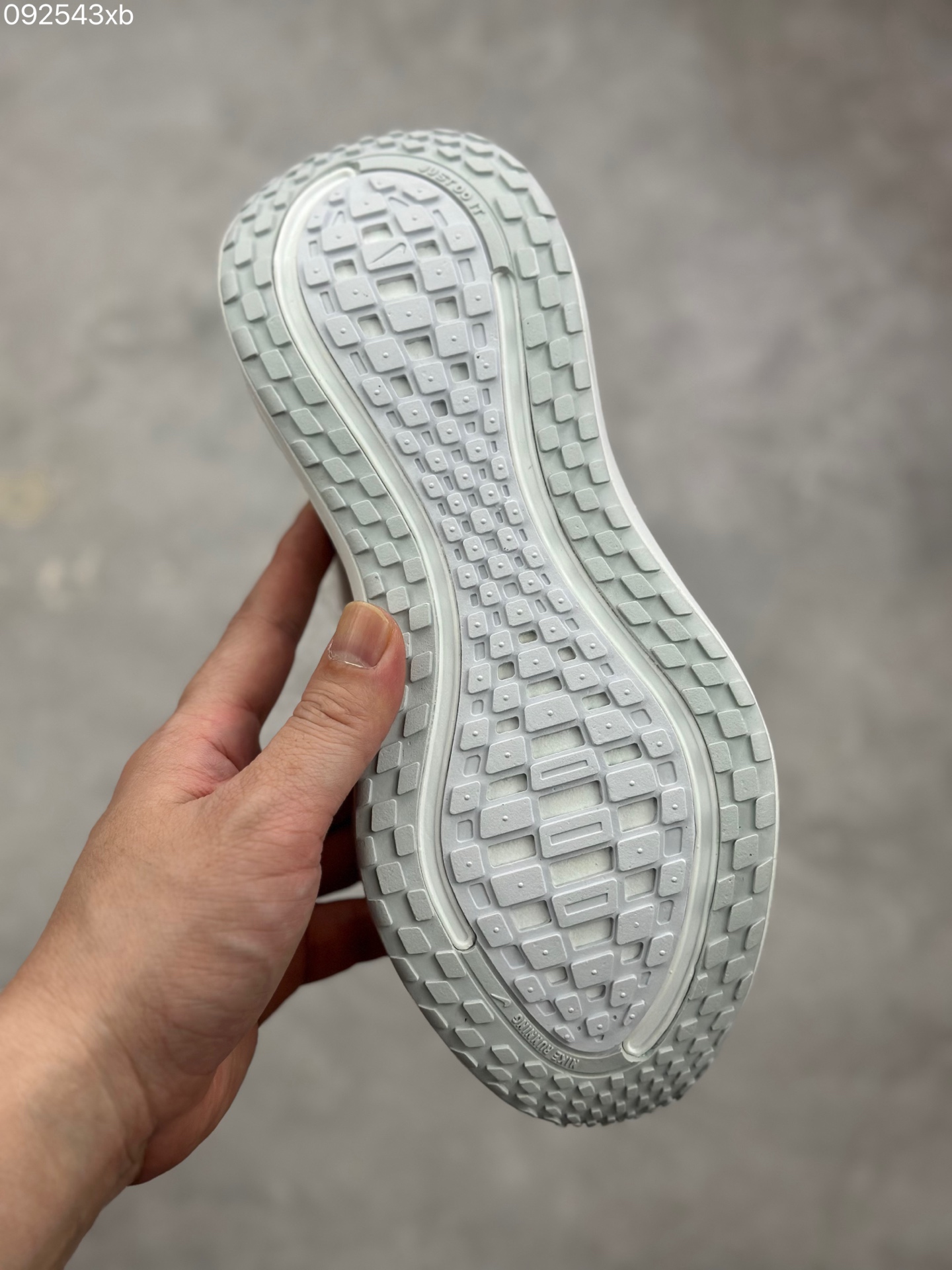 Nike Air Zoom Vomero 18 White Running Shoes HM6803-100 Cushioning Sneakers 10 i1758897649241 7022 0 8