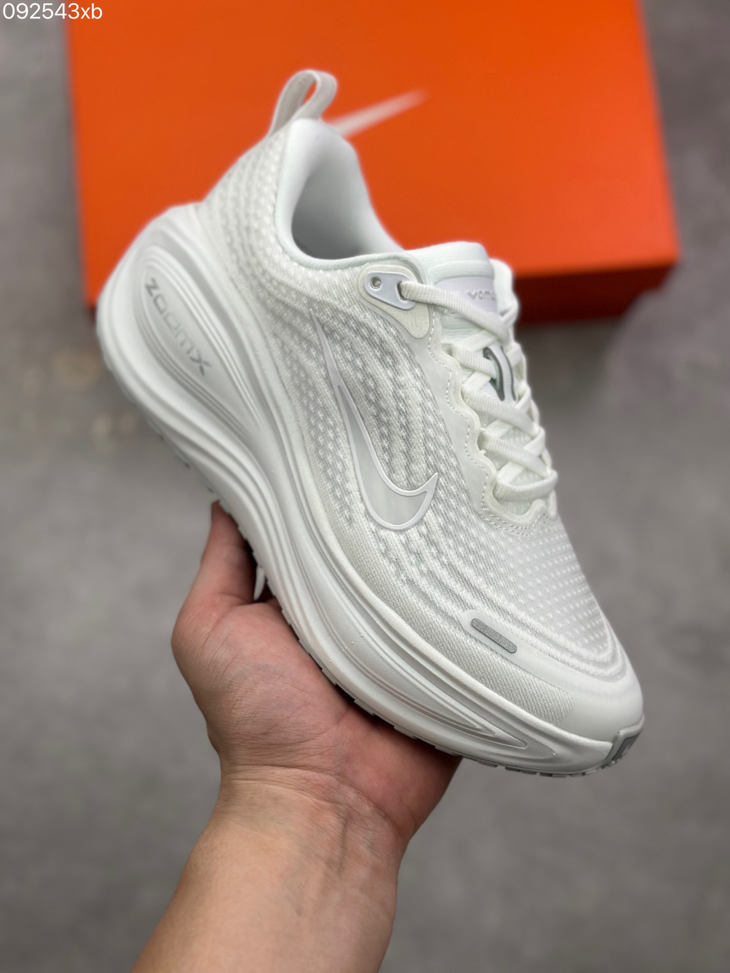 Nike Air Zoom Vomero 18 White Running Shoes HM6803-100 Cushioning Sneakers 2 i1758897649275 4873 0 0
