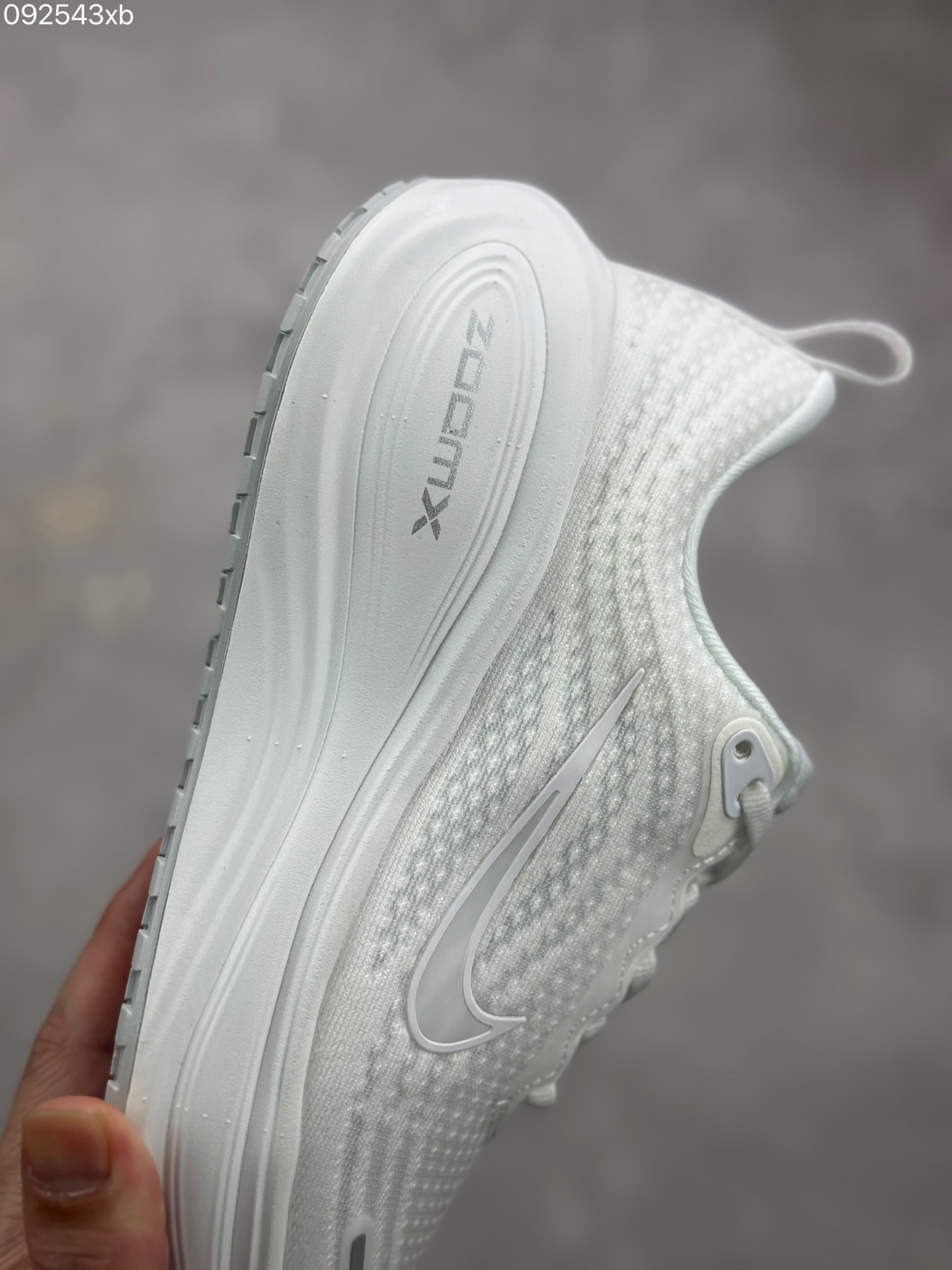 Nike Air Zoom Vomero 18 White Running Shoes HM6803-100 Cushioning Sneakers 7 i1758897649284 7603 0 5