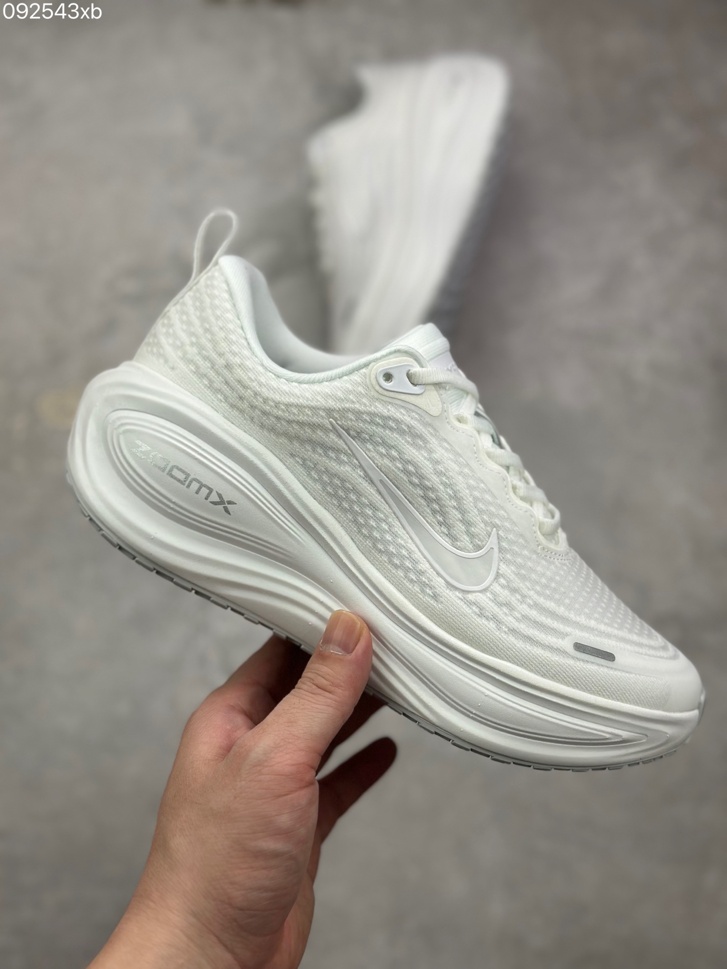 Nike Air Zoom Vomero 18 White Running Shoes HM6803-100 Cushioning Sneakers 5 i1758897654816 3940 0 3