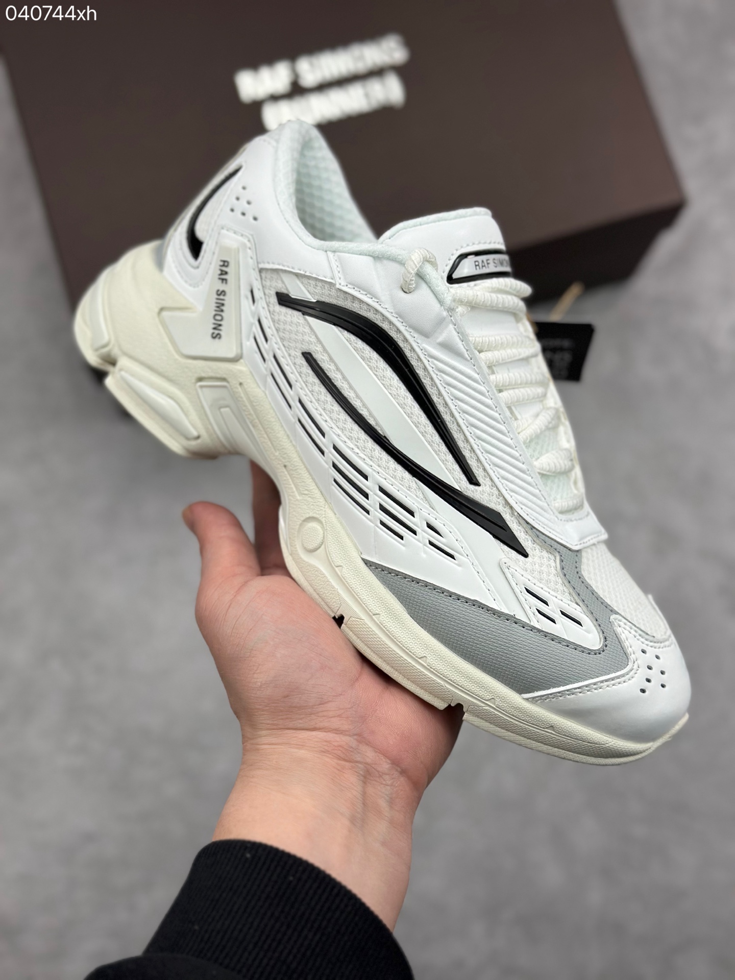 NO:780822,Advantages of the store, foreign trade hot model RAF SIMONS Cylon-21 'Blister' Pioneer trend, retro low-cut casual shoes, original customized removable heel TUP plastic parts, exclusive customized shoe box, size 37 38 39 40 41 42 43 44 45,19860909优势放店 外贸爆款 RAF SIMONS Cylon-21 '水泡' 先锋潮流 复古低帮休闲鞋 原版定制可拆卸后跟TUP塑料件 独家定制鞋盒 尺码37 38 39 40 41 42 43 44 45,,Men's shoes