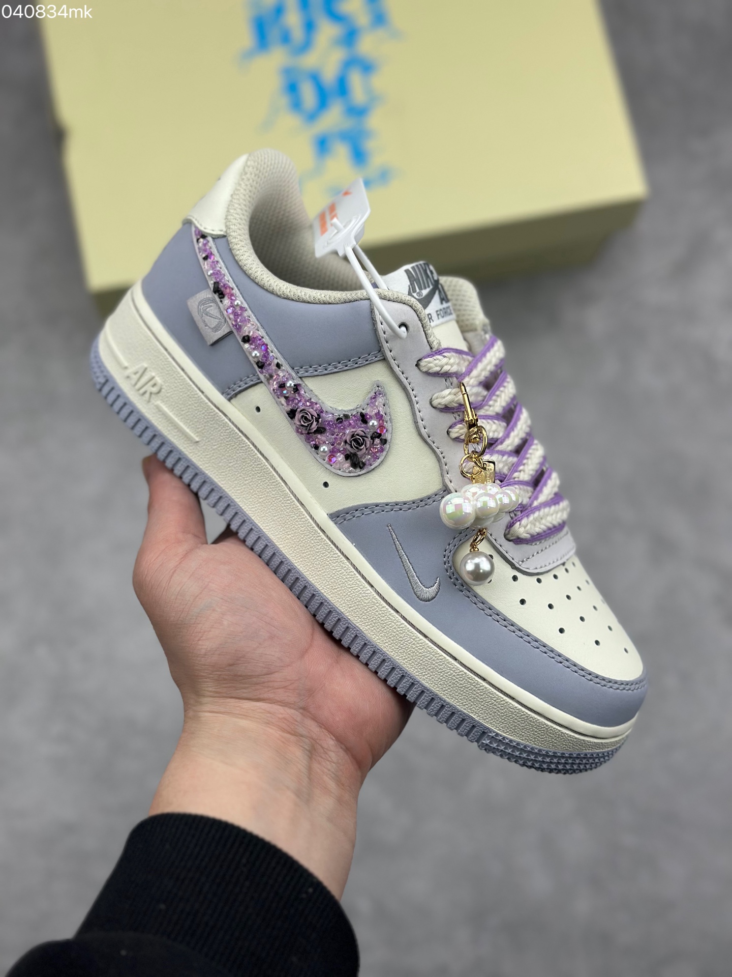 NO:780792,Advantages of selling Nike Air Force 1 Low Air Force 1 low-cut sports and leisure shoes. Original last and original cardboard to create a pure Air Force version. Focus on foreign trade channels. Full-length built-in honeycomb air cushion. Original box accessories. Original midsole stamp and perfect pull. Item No. ZH0316 161 Size 36-45,19860909优势放店 Nike Air Force 1 Low 空军一号低帮运动休闲板鞋 原楦头原纸板 打造纯正空军版型 专注外贸渠道 全掌内置蜂窝气垫 原盒配件 原厂中底钢印、拉帮完美  货号ZH0316 161 尺码36-45,,Men's shoes