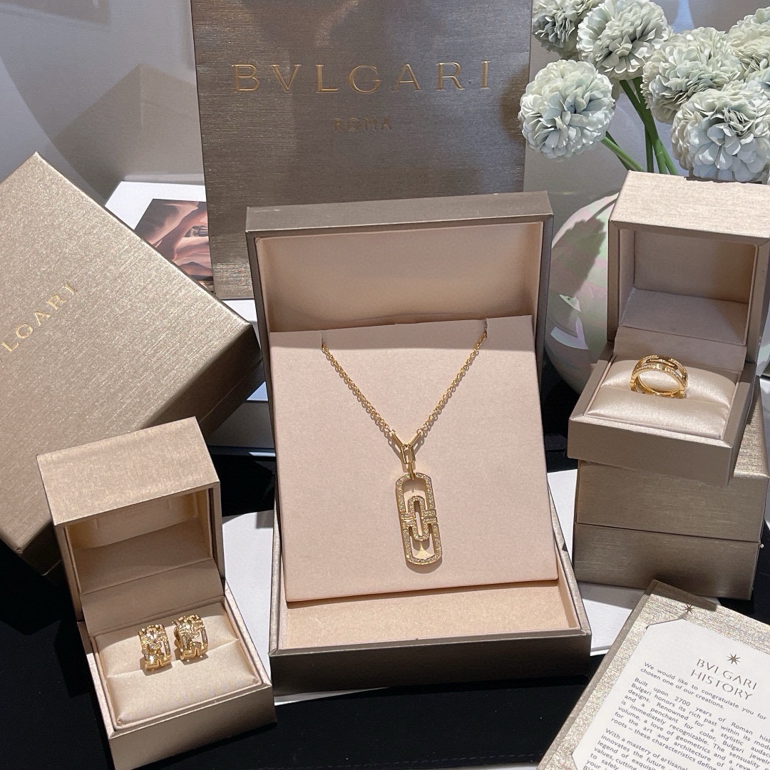 NO:631292,Bulgari paper clip jewelry series, single piece 88260,, bvlgari, Cartier high-end jewelry19860909宝格丽回形针珠宝系列,单件88260,,bvlgari,卡迪亚高端饰品,Jewelry